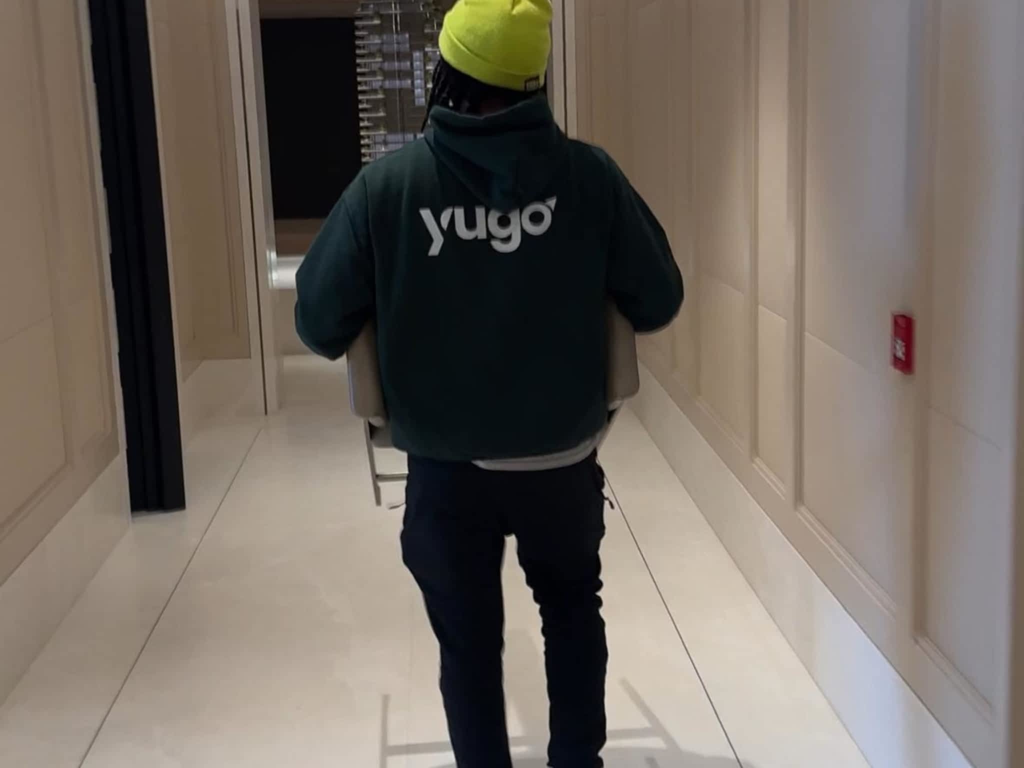 photo HelloYugo