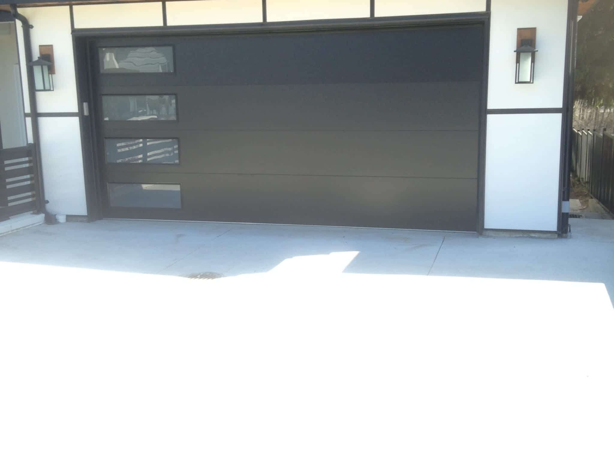 photo Craftsman Garage Door Services Ltd
