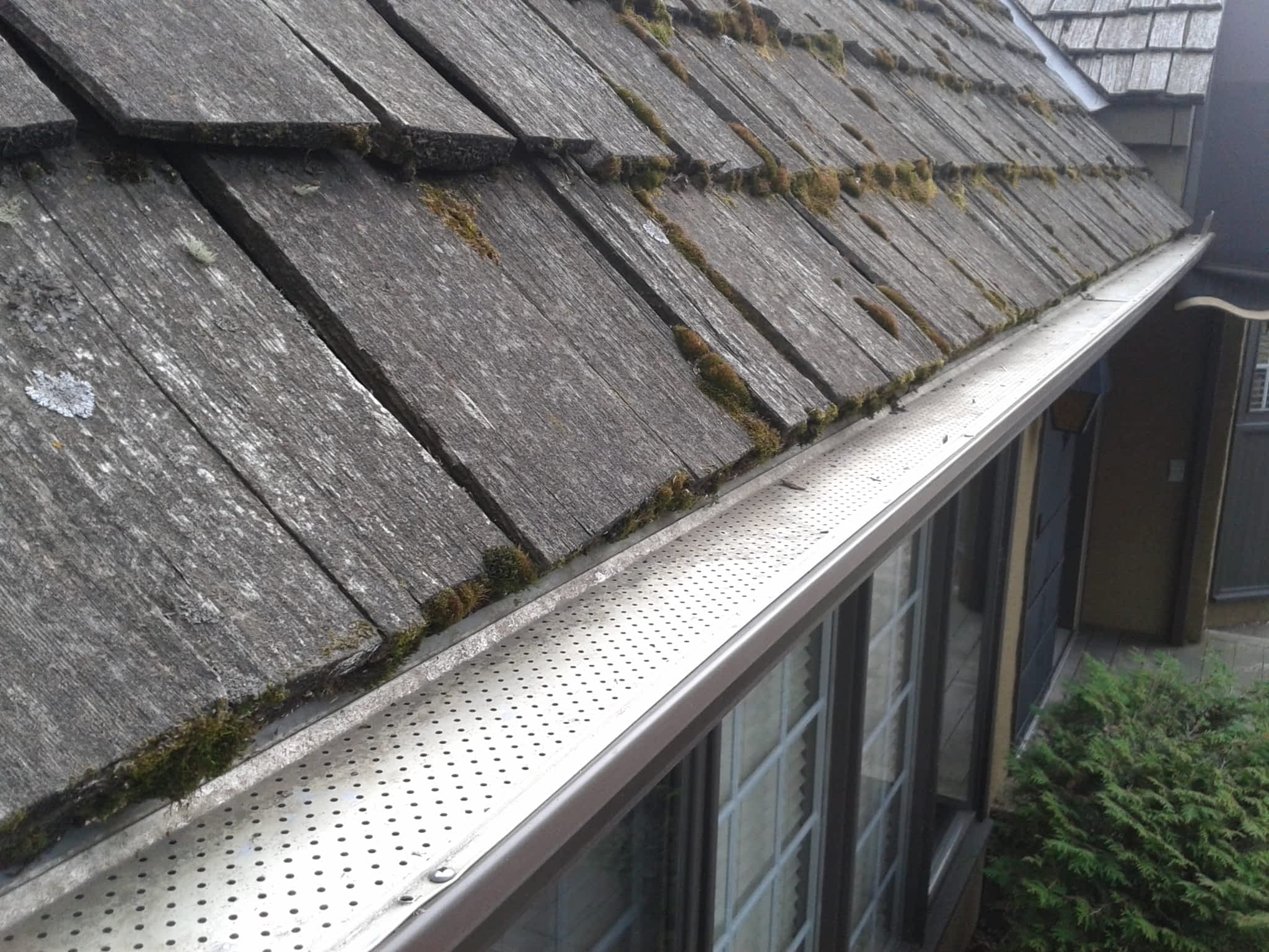 photo Cully's Window & Eavestrough Cleaning