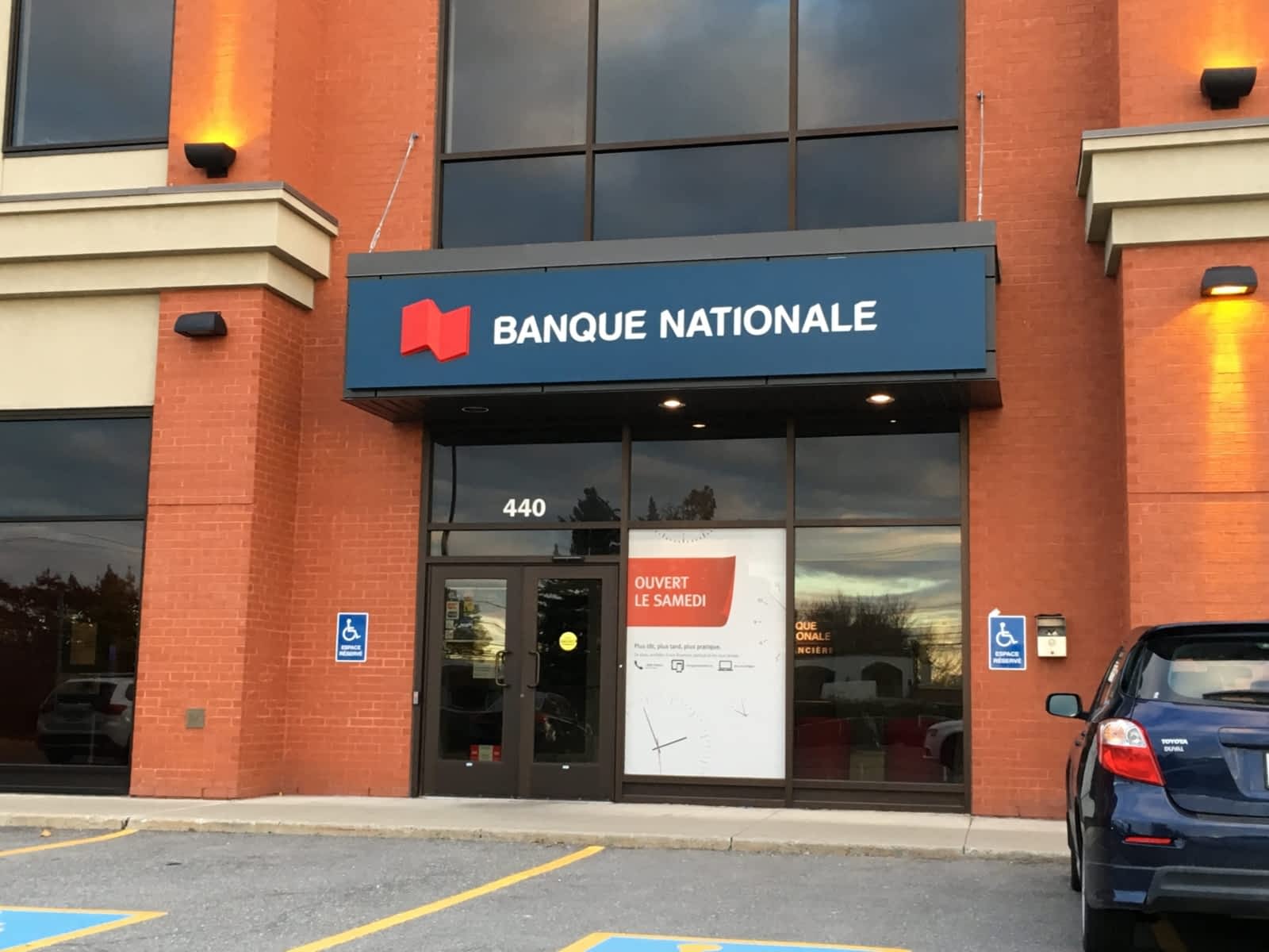 Banque Nationale 440, boul SirWilfridLaurier, MontSaintHilaire, QC