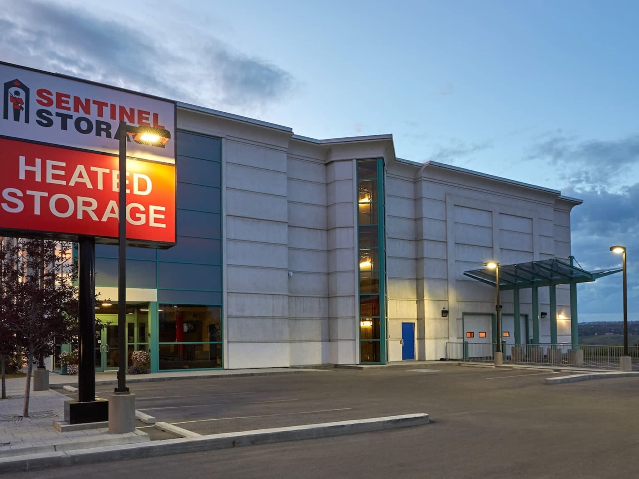 photo Sentinel Storage - Calgary Bowness