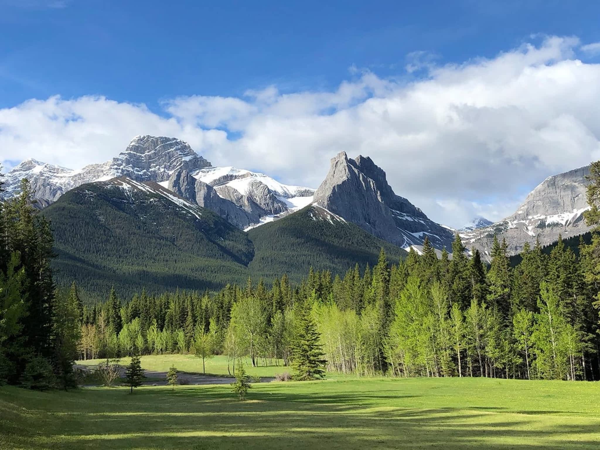 photo Breeze Host Services