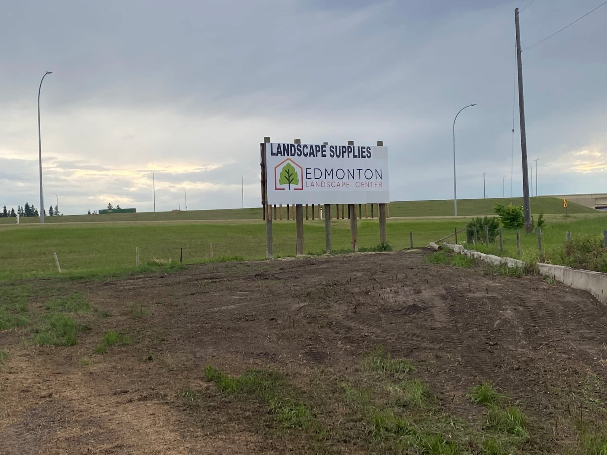 photo Edmonton Landscape Center