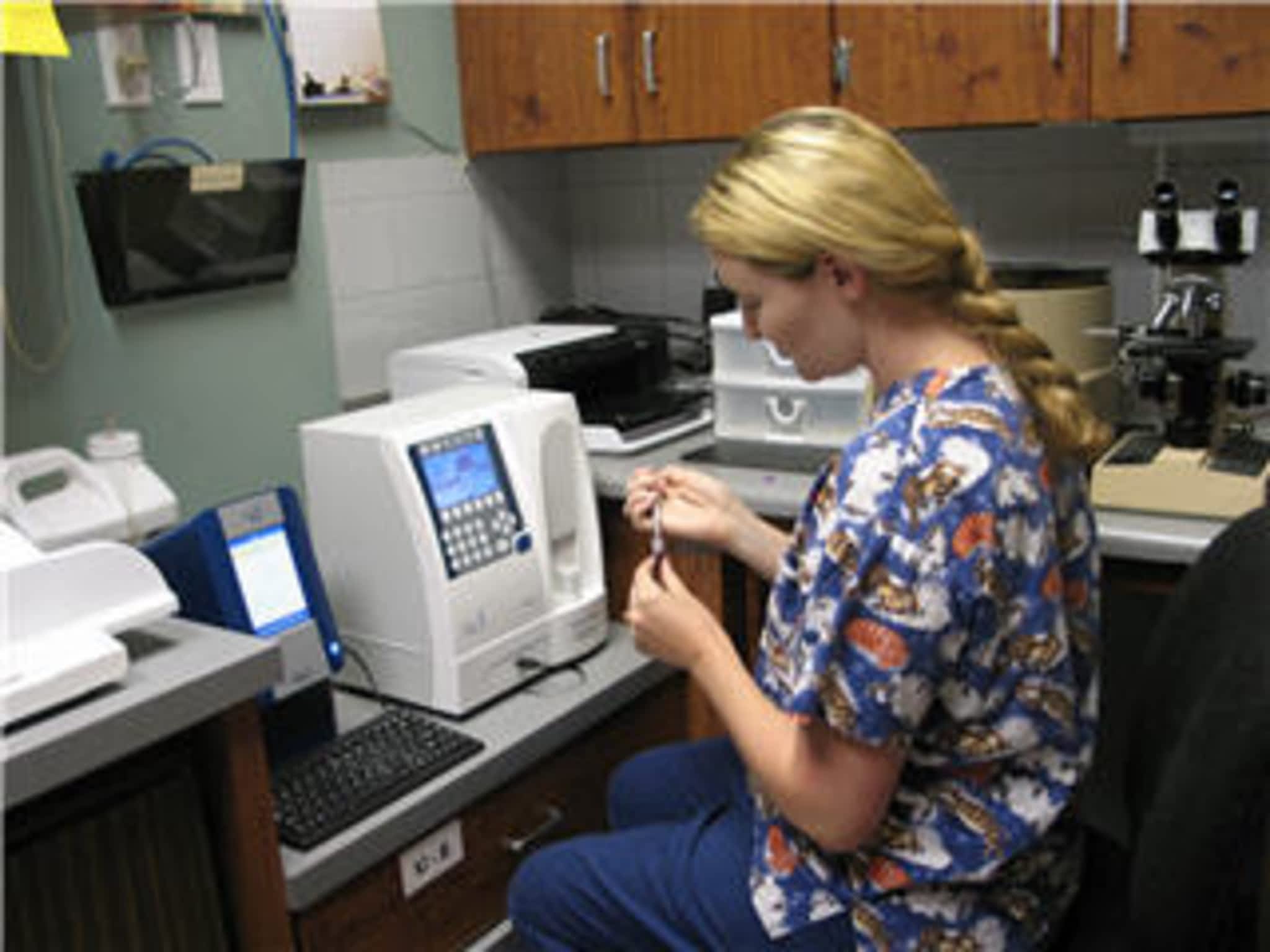 photo Canyon Meadows Veterinary Clinic