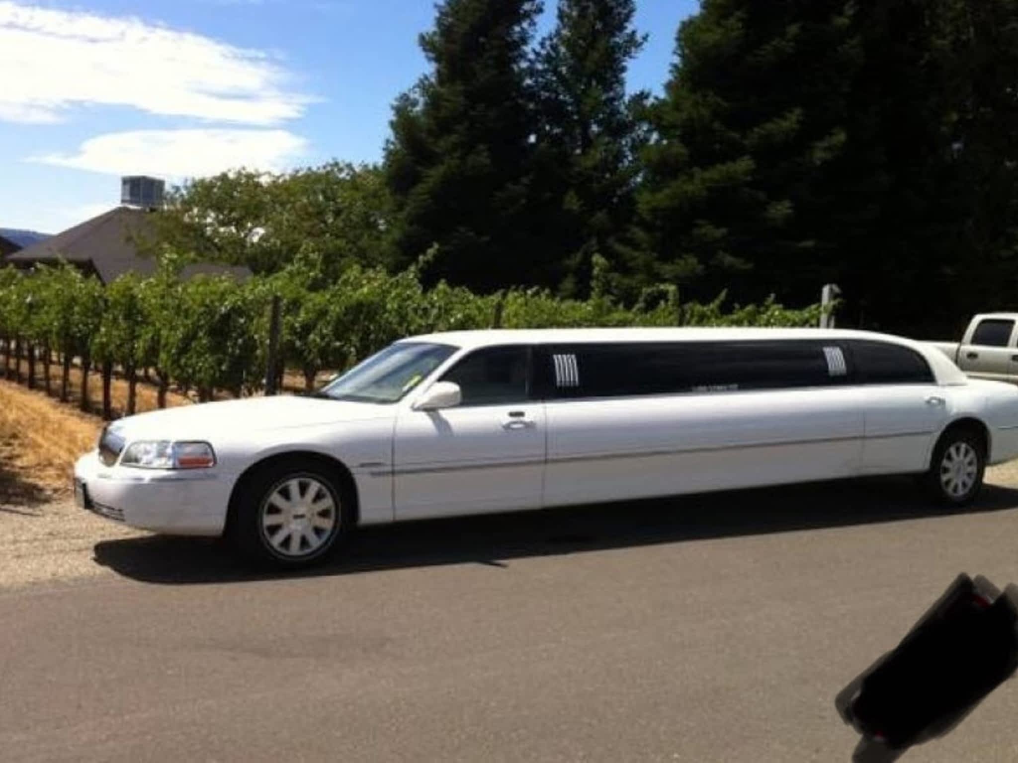 photo Devere Logistics Limousine Service