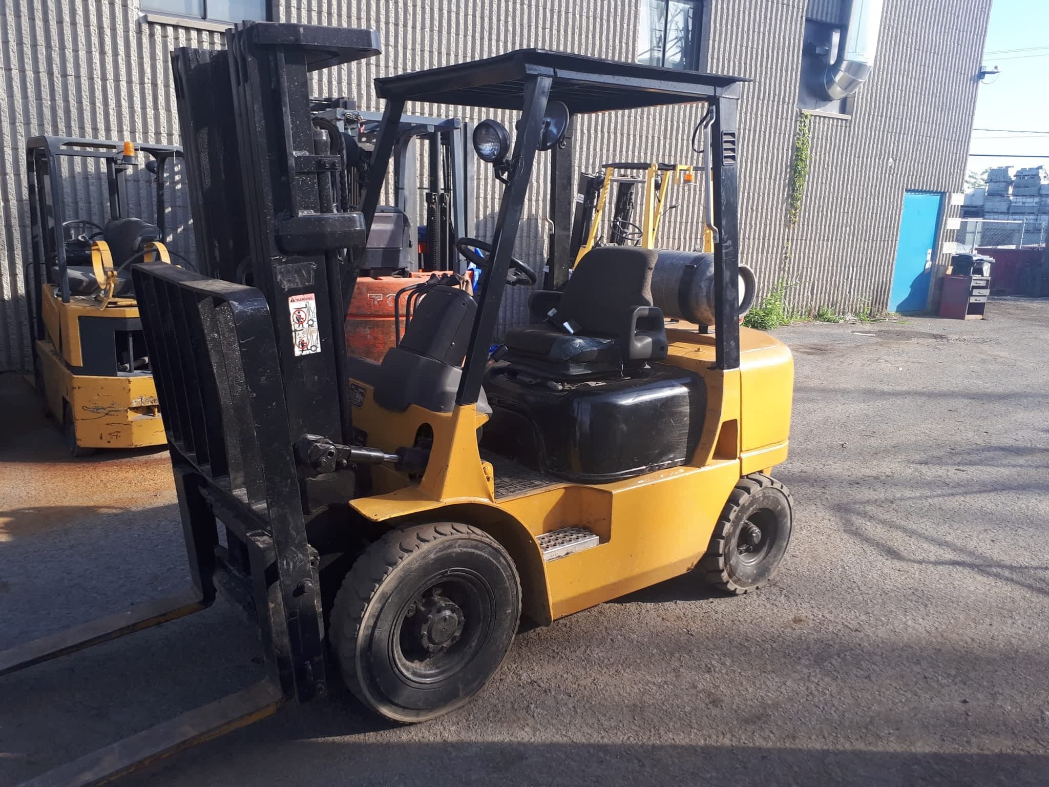 photo Multi Chariots Elévateurs / Multi-lifts