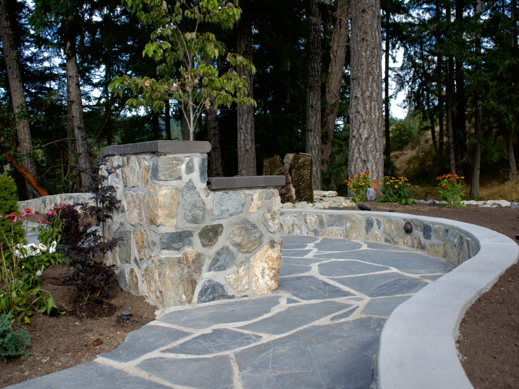 photo Elemental Hardscapes