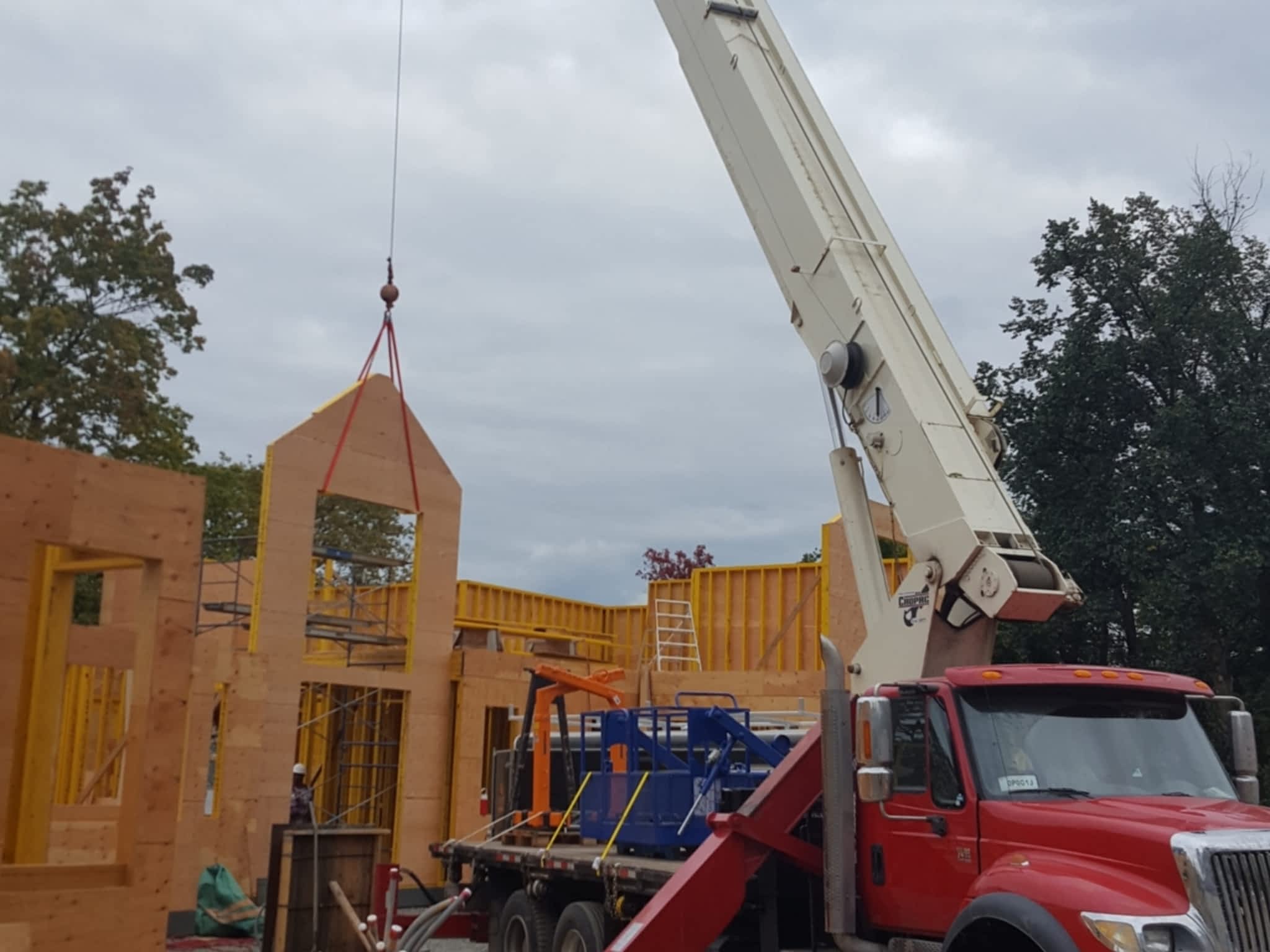 photo George's Crane Services