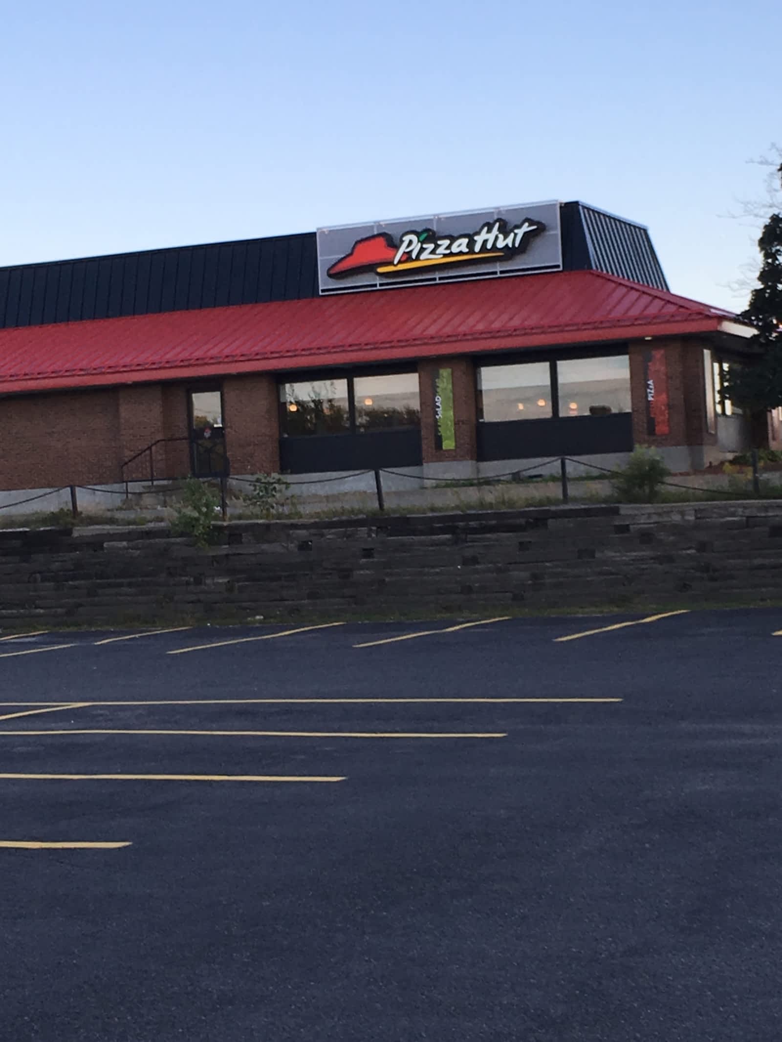 Pizza Hut Sudbury Opening Hours 944 Barrydowne Rd, Sudbury, ON