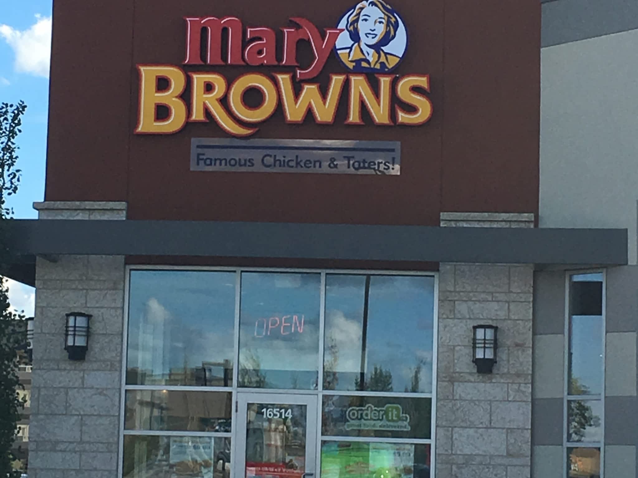 photo Mary Brown's Chicken & Taters