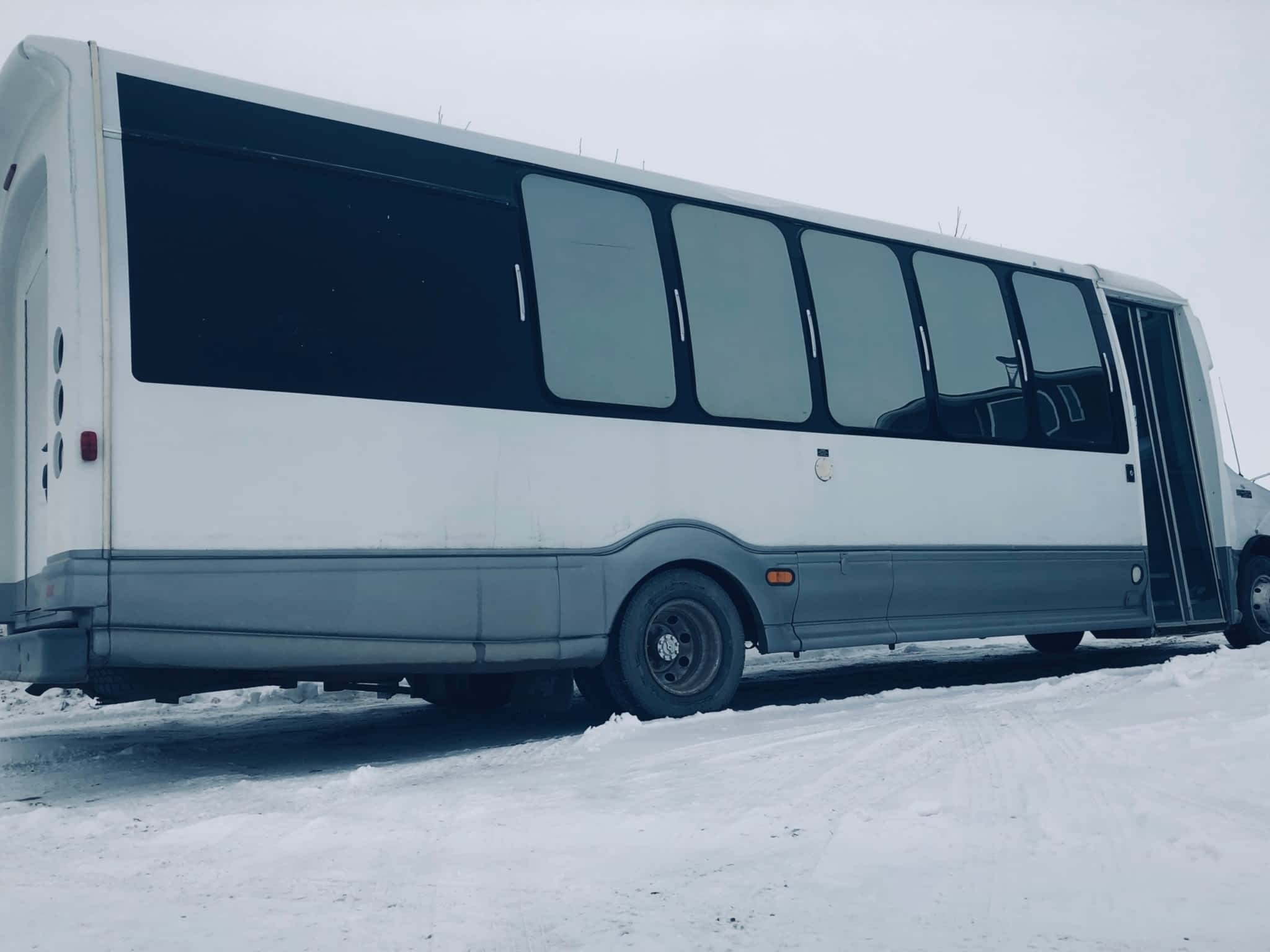 photo Oak Bluff Limo