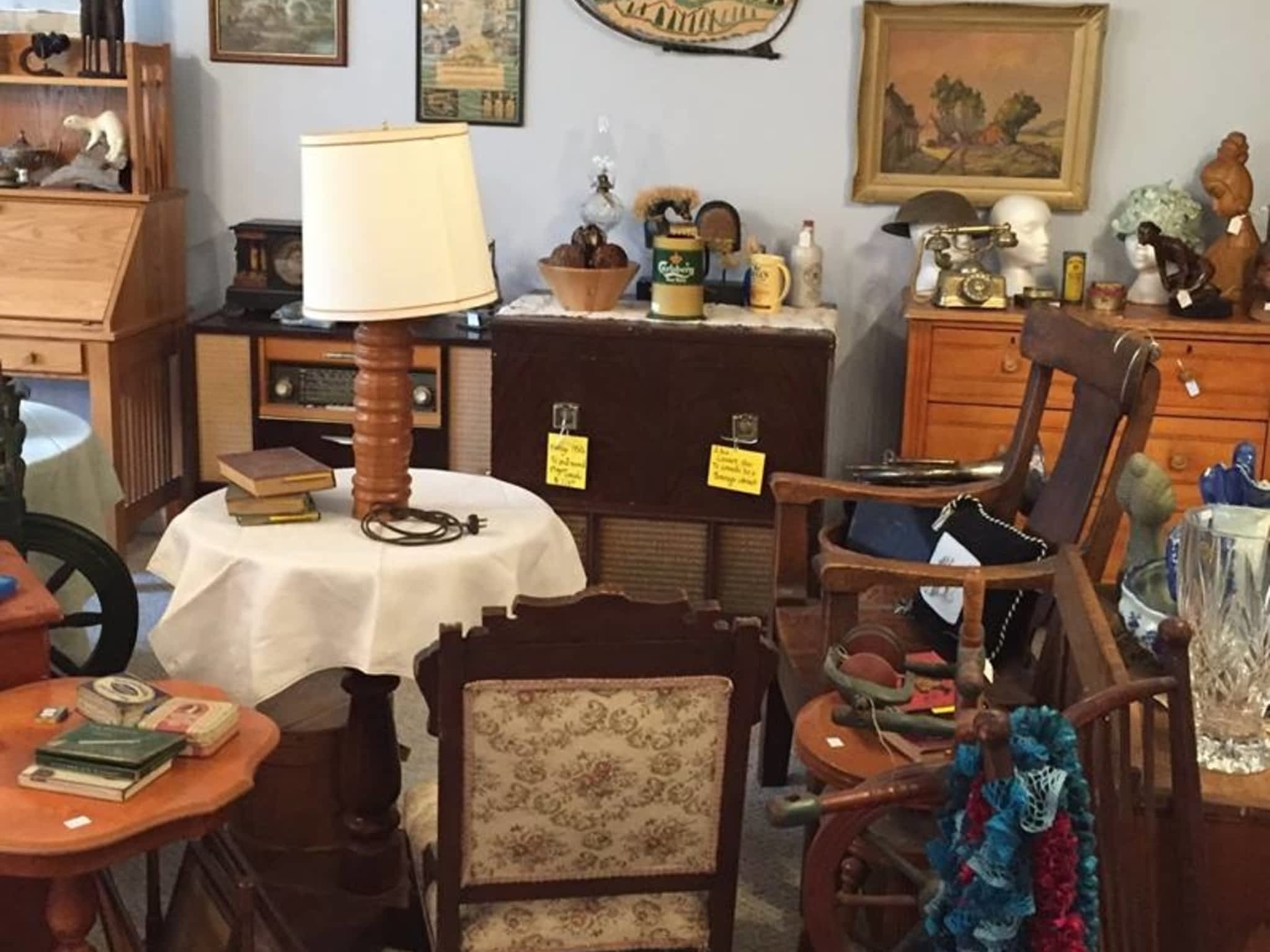 photo White Pine Antiques and Collectables