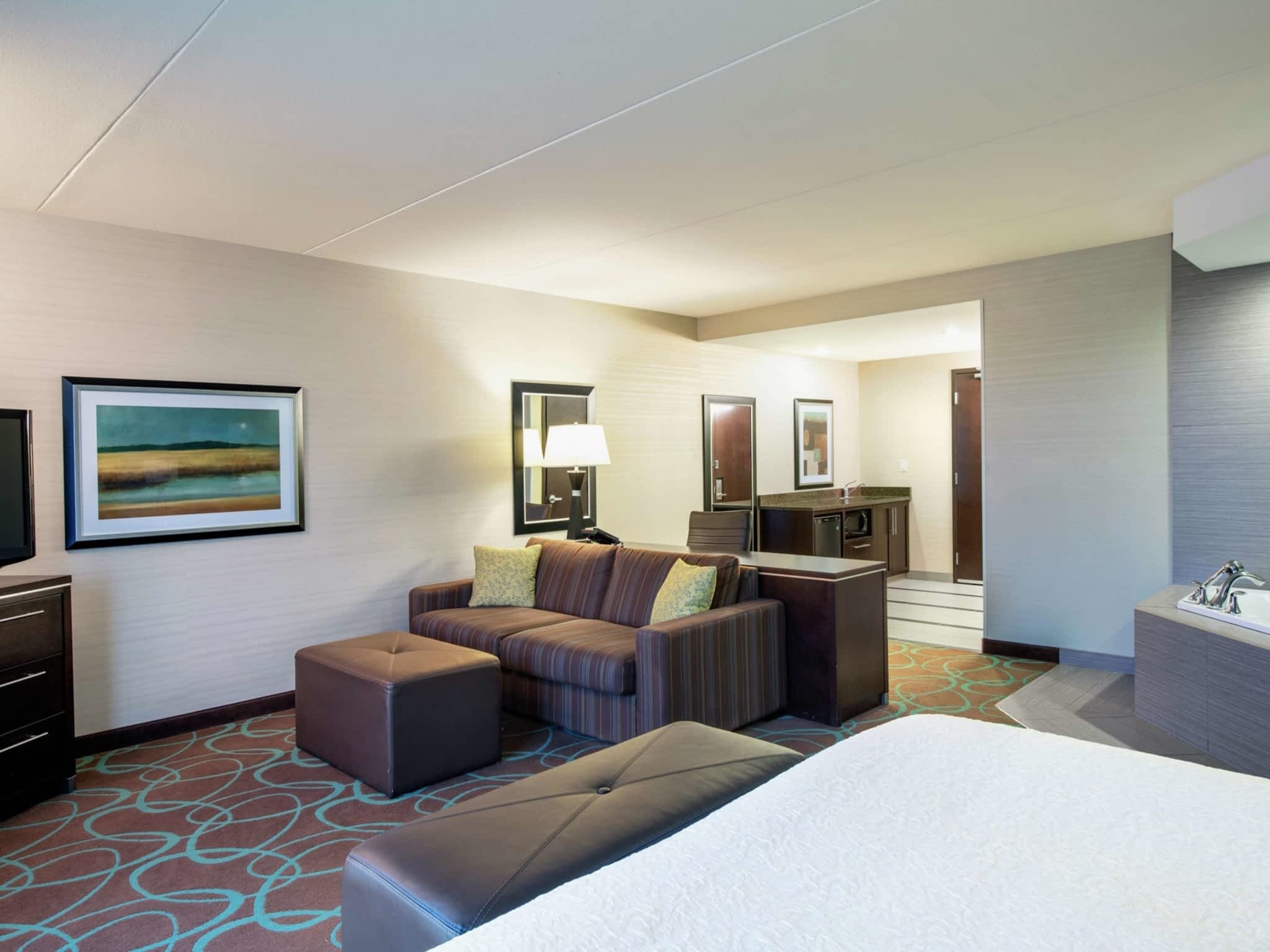 Hampton Inn By Hilton Winnipeg Airport/polo Park www.canpages.ca