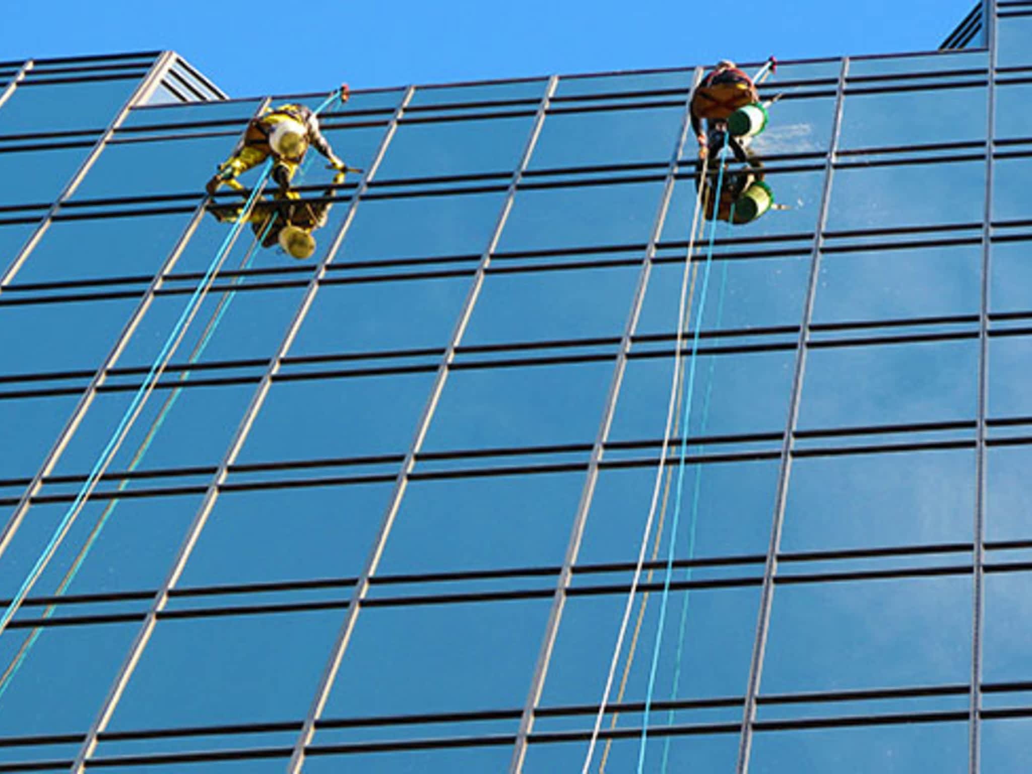photo Squeeky Clean Window Washing and Eavestrough Cleaning