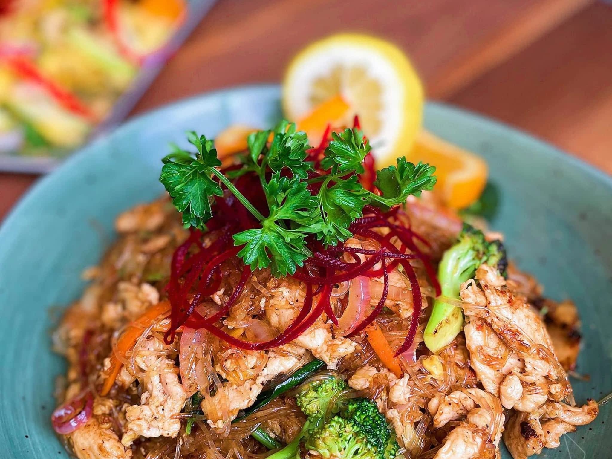 photo Thairoom College