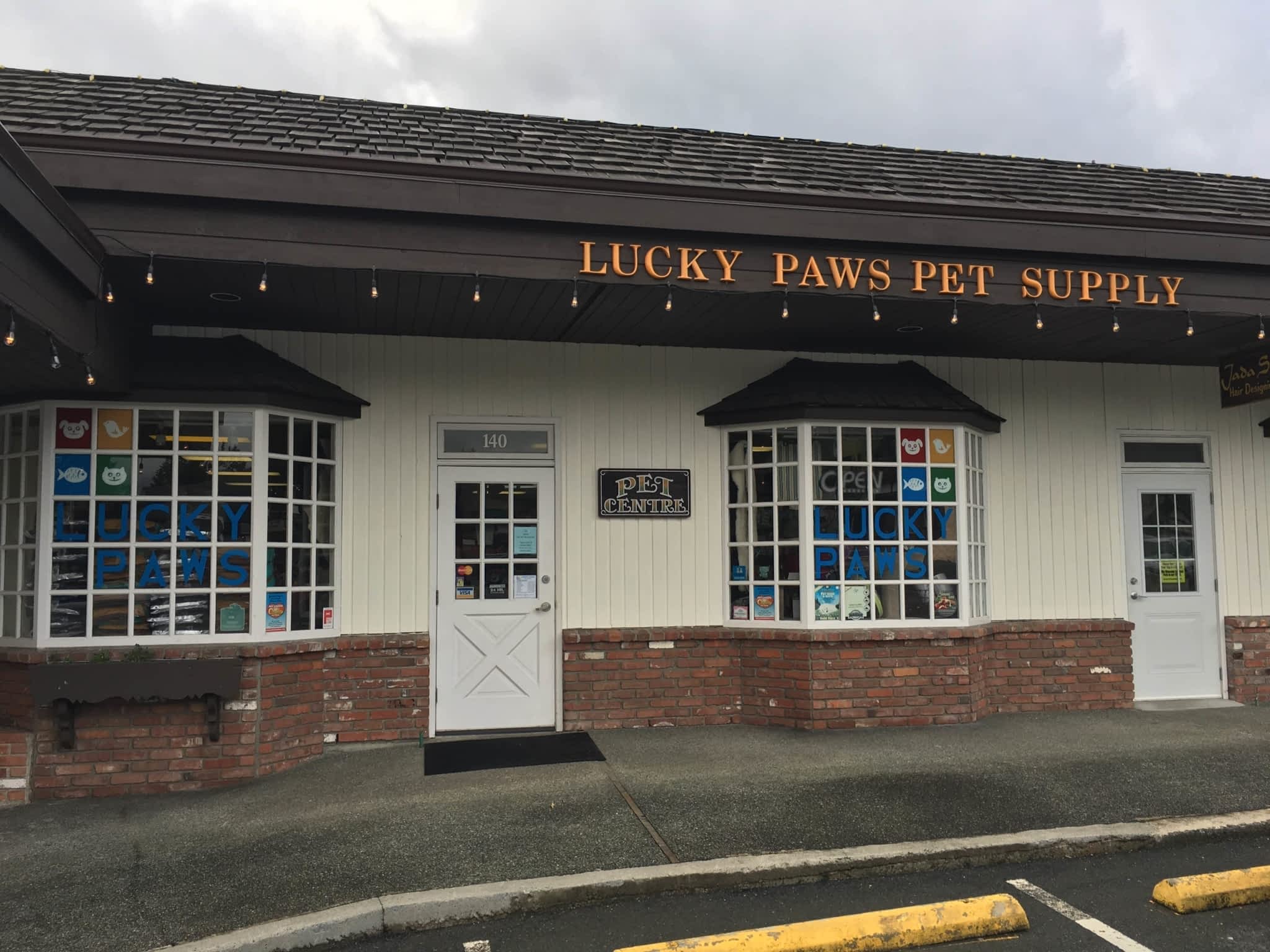 photo Lucky Paws Pet Supply
