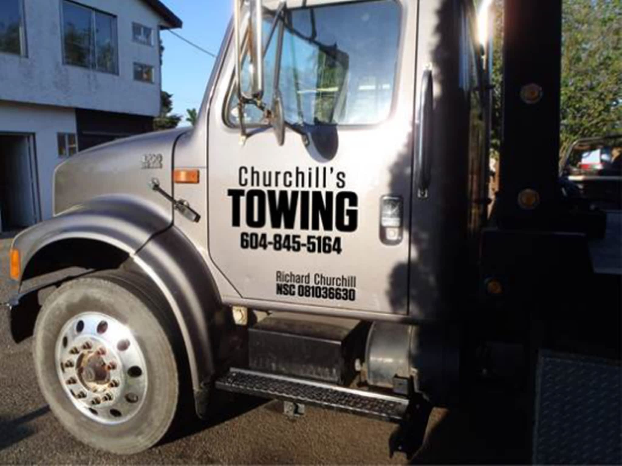 photo Churchill's Towing