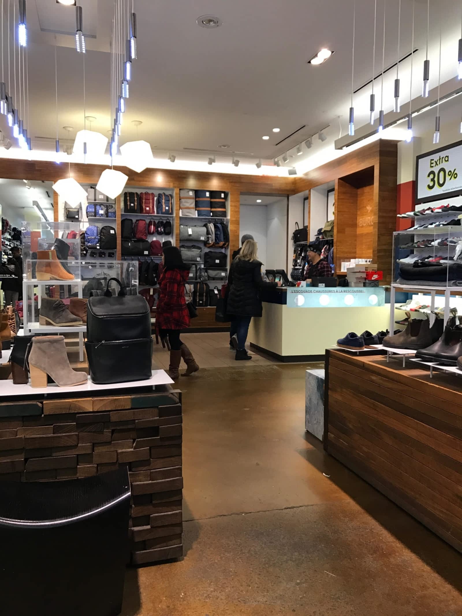 Little Burgundy - C12A-6801 aut Transcanadienne, Pointe-Claire, QC Little Burgundy - C12A-6801 aut Transcanadienne, Pointe-Claire, QC