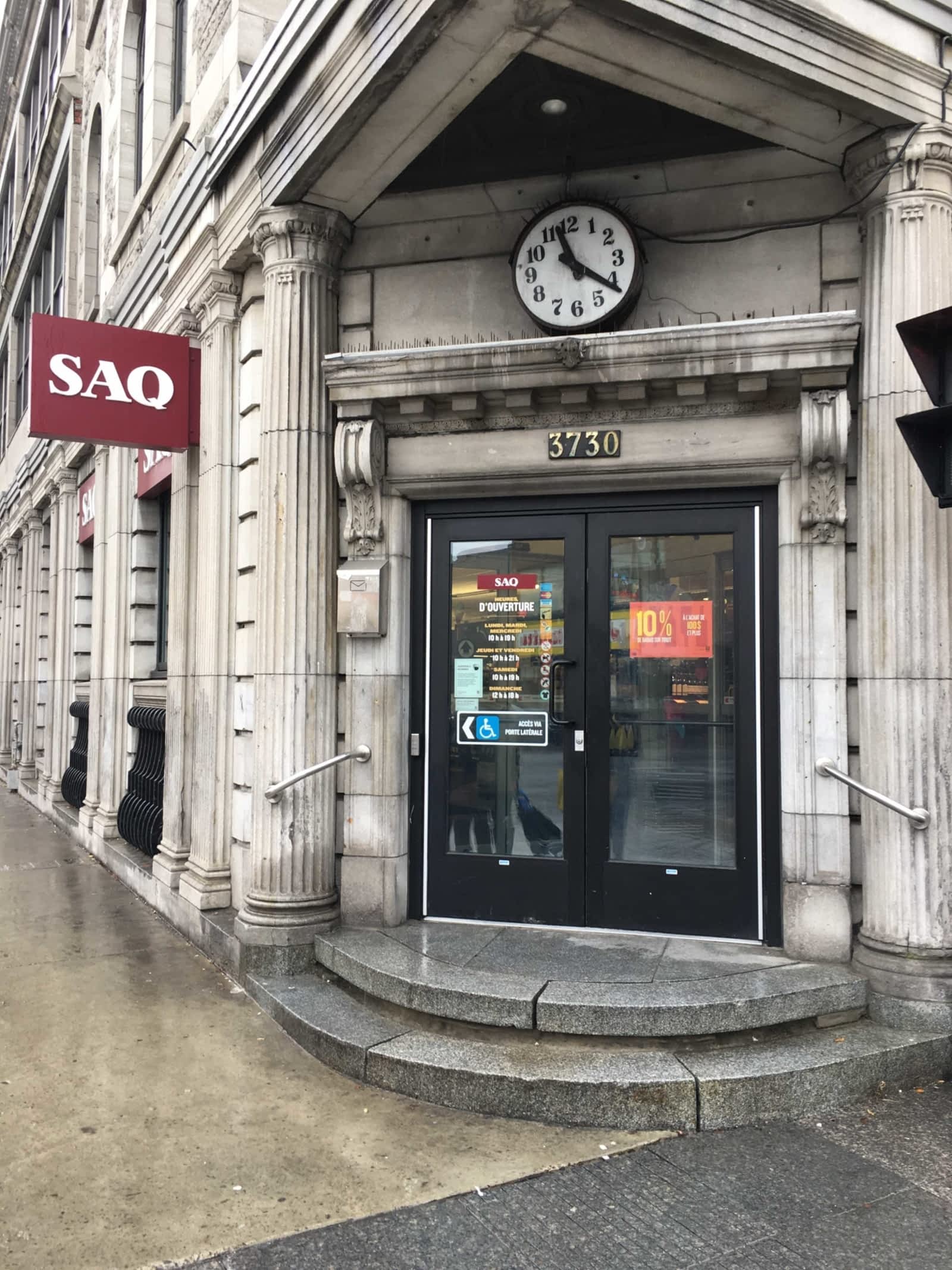 saint laurent opening hours