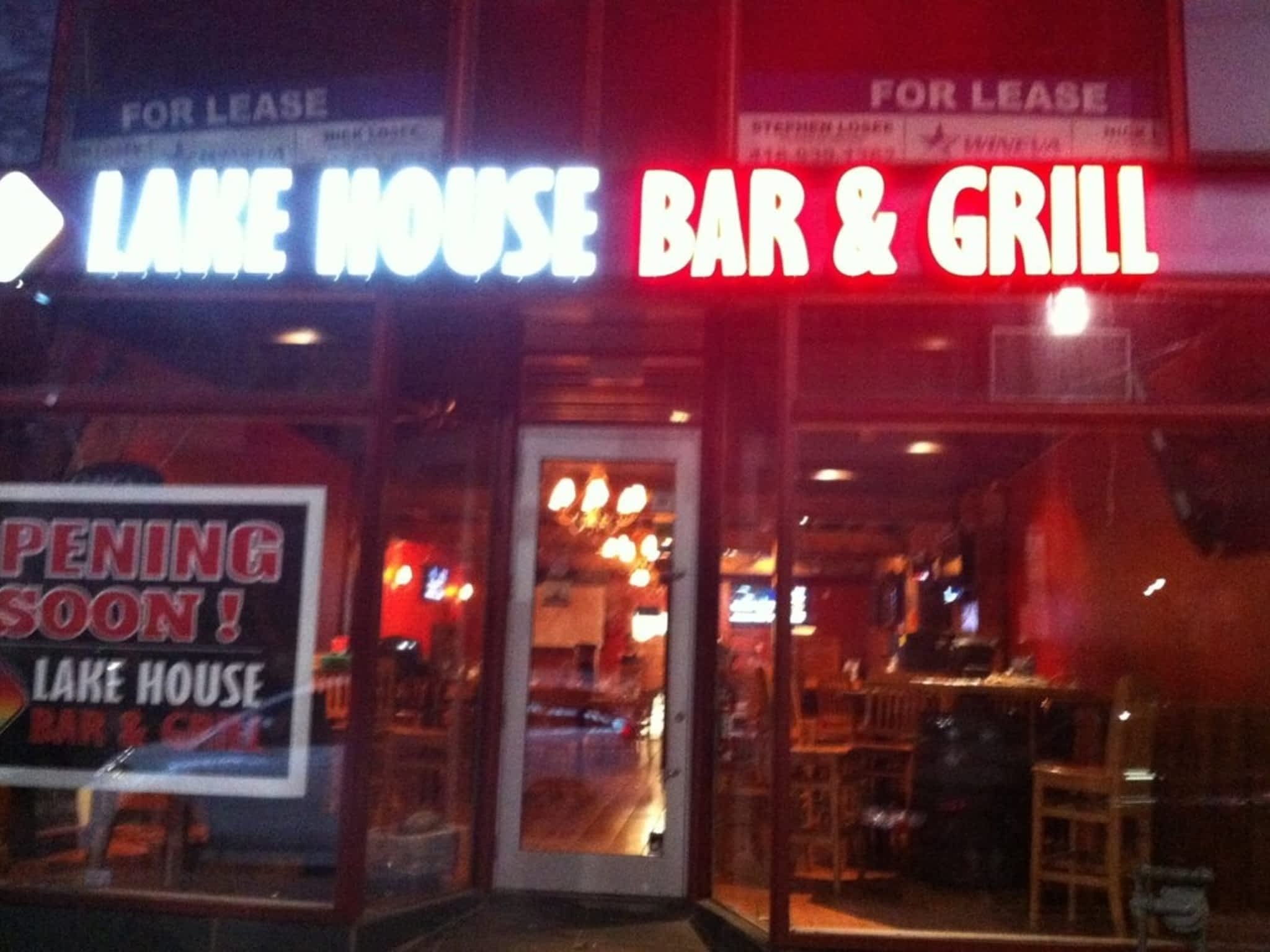 photo Lake House Bar & Grill