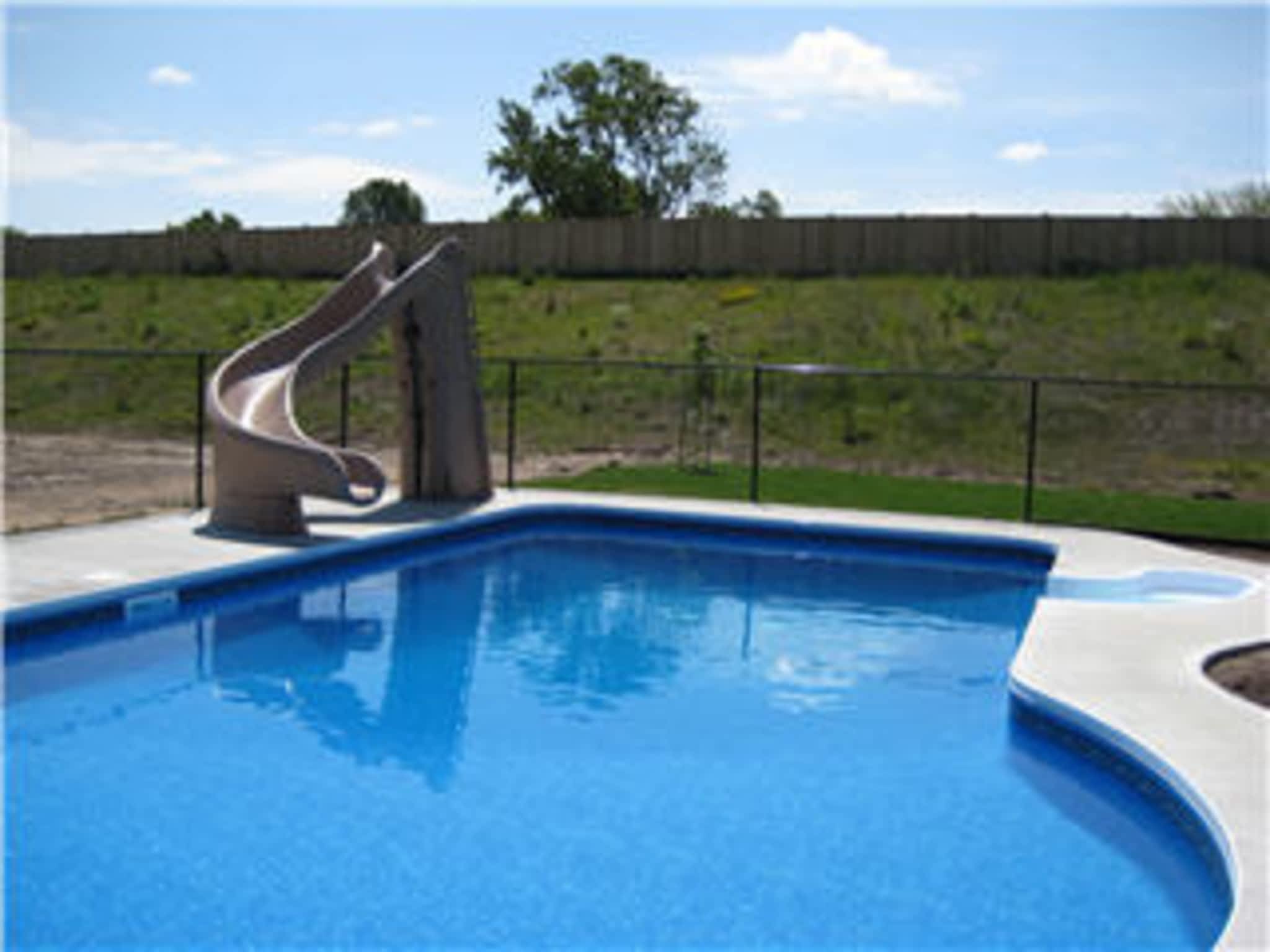 photo Aqua-Blue Niagara Pools Spas & Saunas