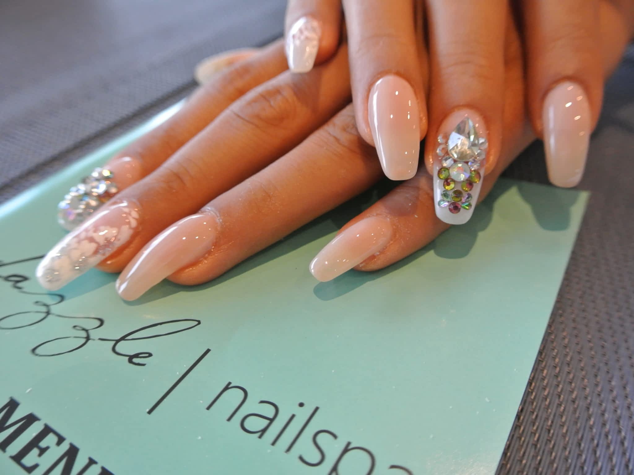 photo Dazzle Nail Spa