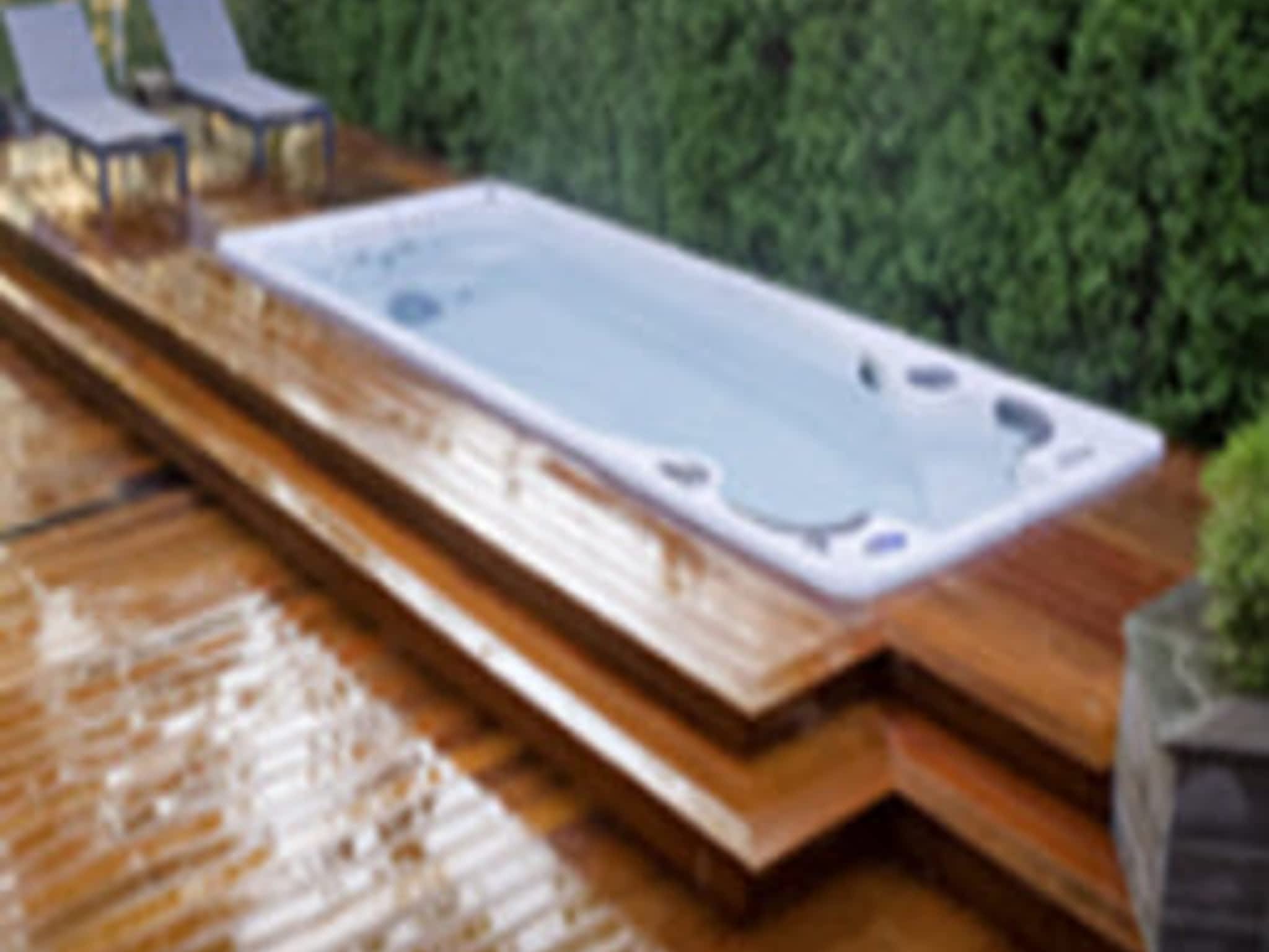 photo Creasy Hot Tubs & Billiards