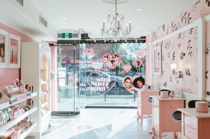 Benefit Cosmetics Boutique BrowBar lounge Opening Hours 2614