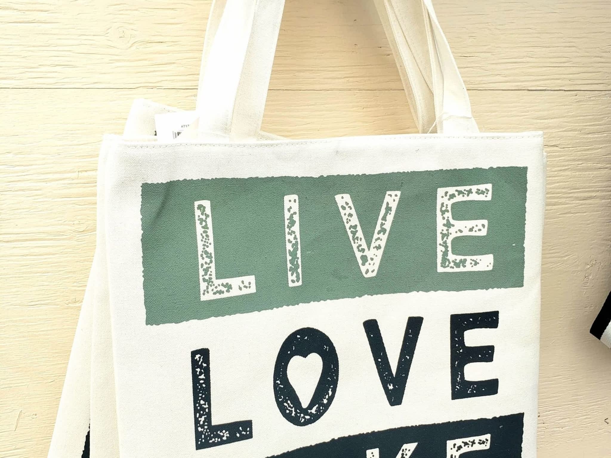 photo Pratt's Lawn Care & Landscapes