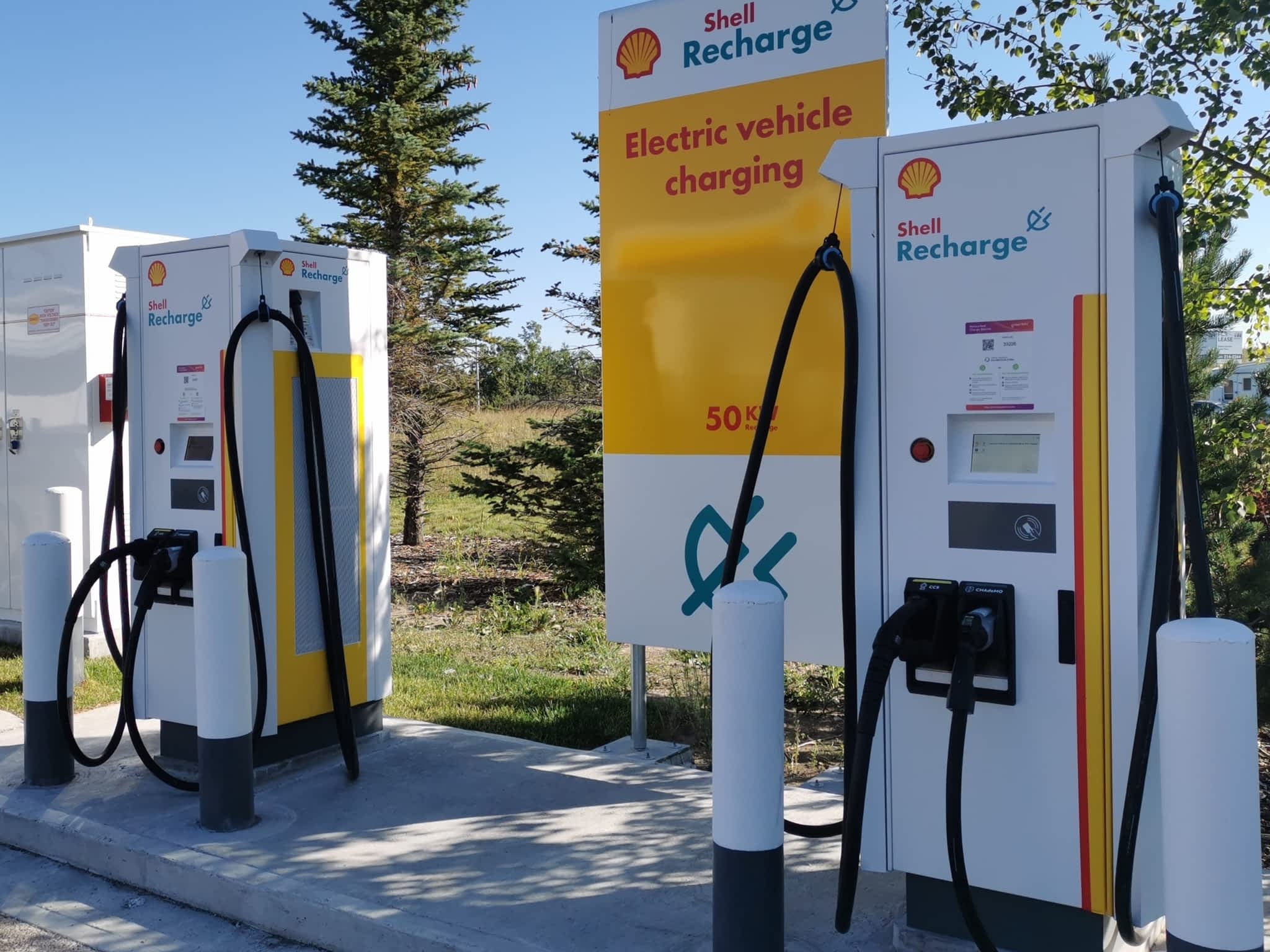 photo Shell Recharge Charging Station