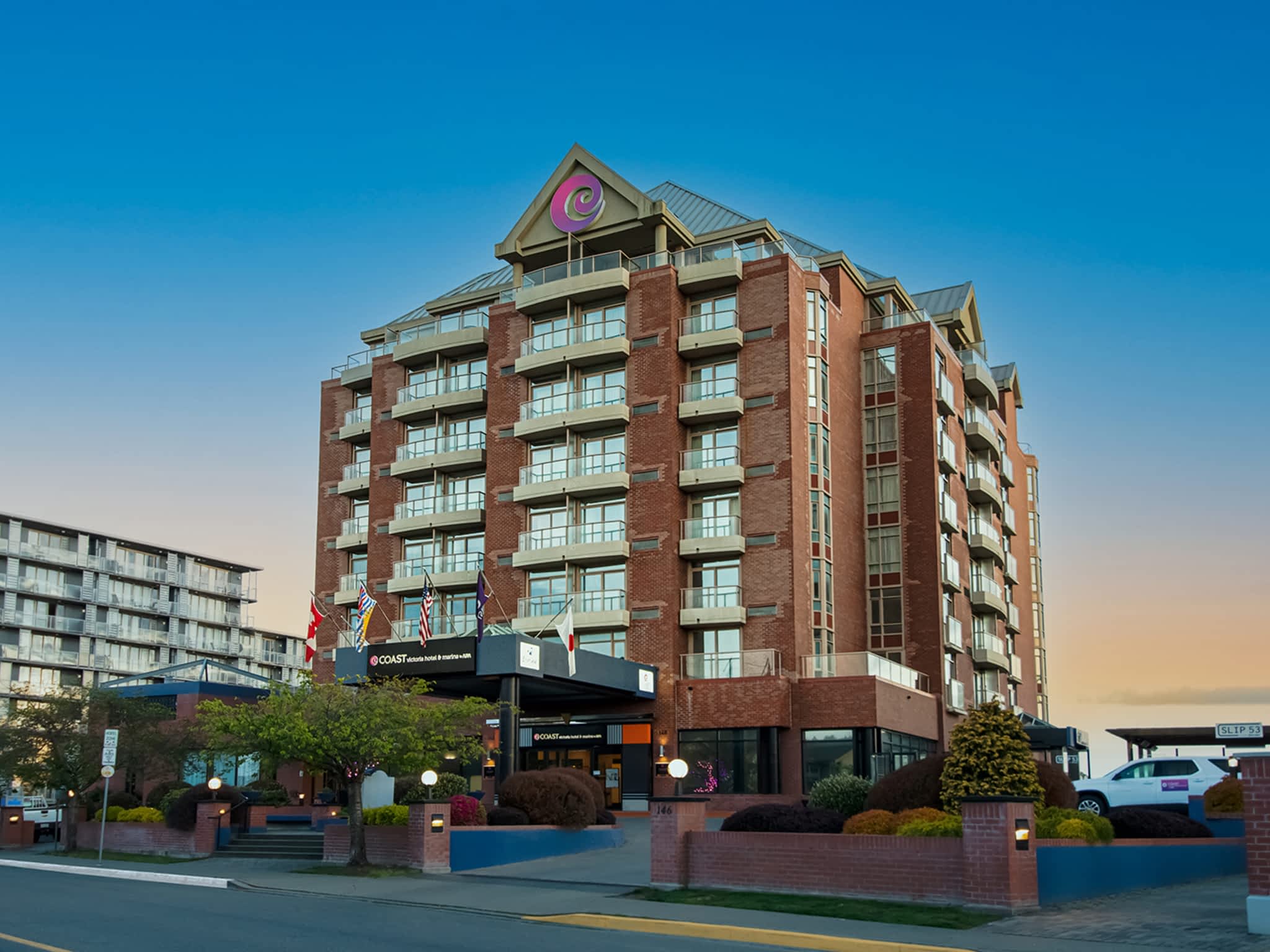 photo Coast Victoria Hotel & Marina by APA