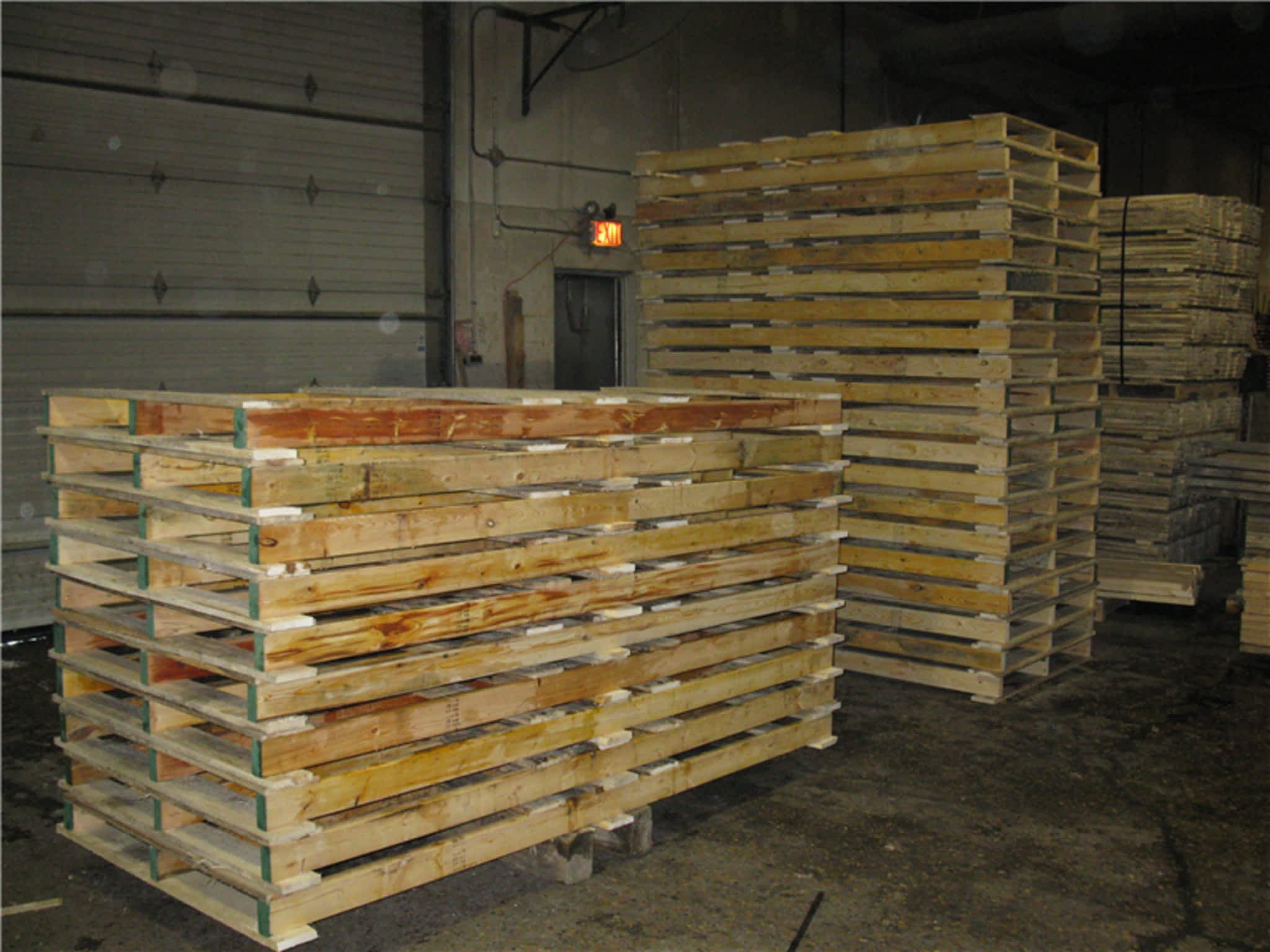 LE Wood Manufacturing & Lumber Sales Winnipeg, MB C2201 Logan Ave