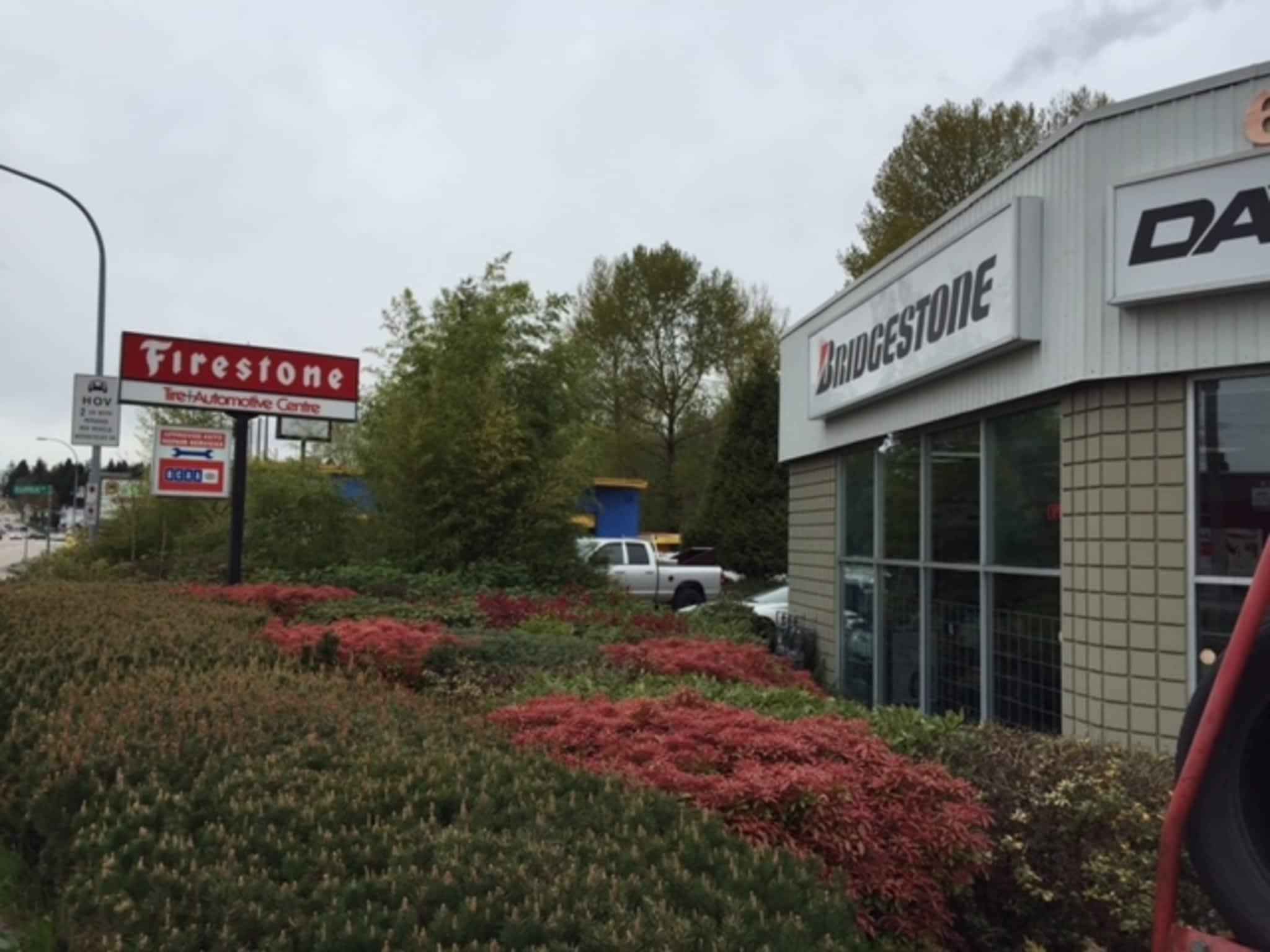 photo Firestone Tire & Automotive Centres