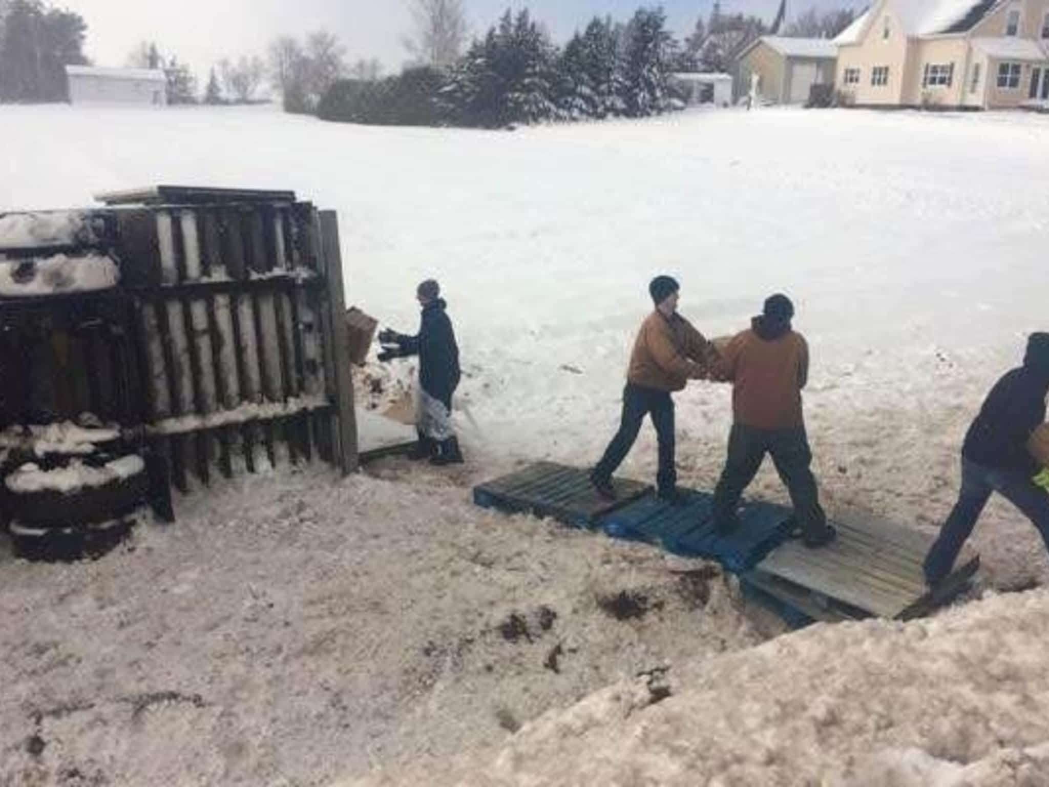 photo Johnston's Towing