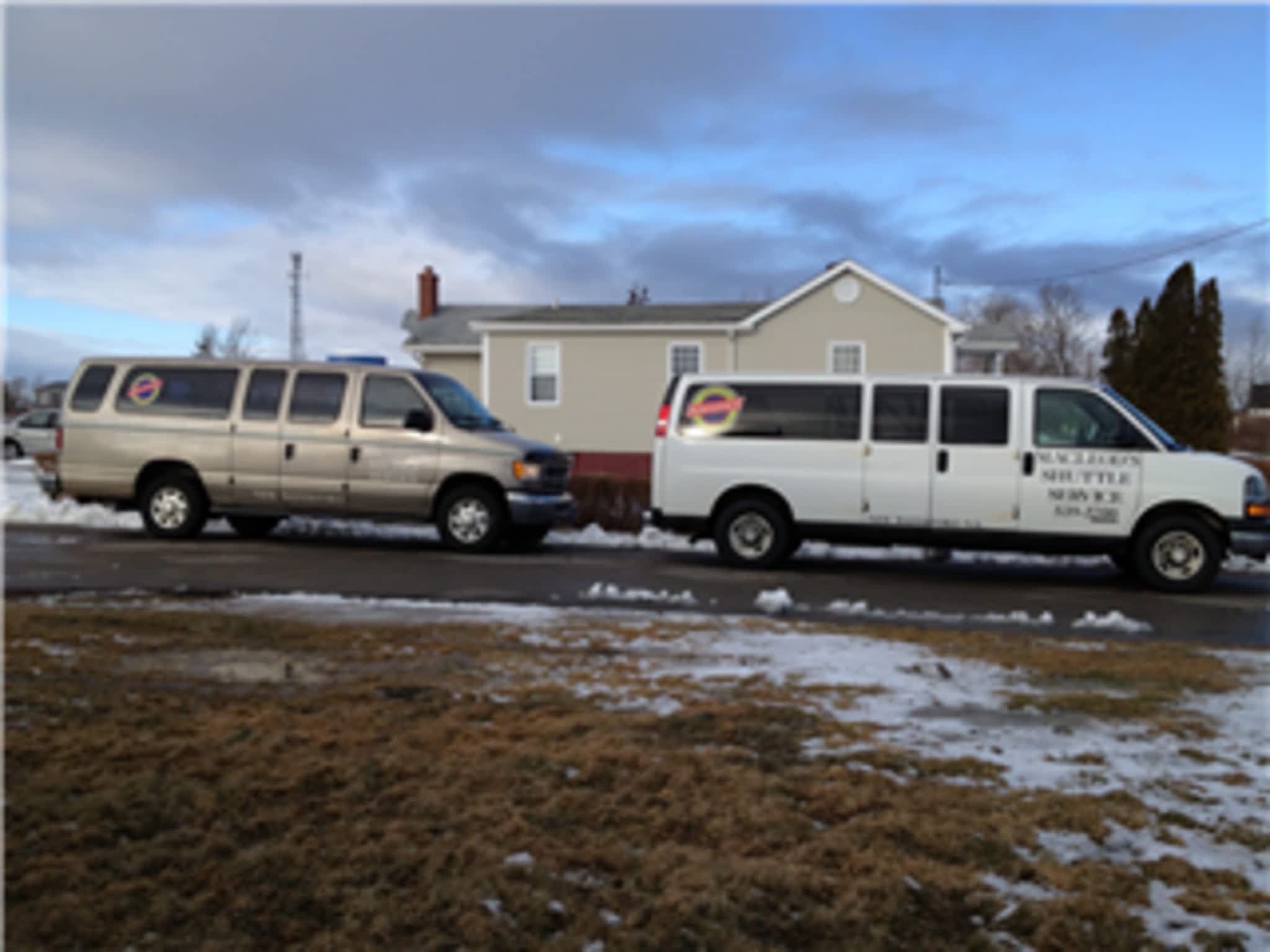 photo MacLeod's Shuttle Service