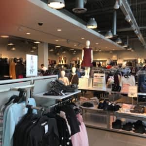 H&M - 5-9375 boul Leduc, Brossard, QC H&M - 5-9375 boul Leduc, Brossard, QC