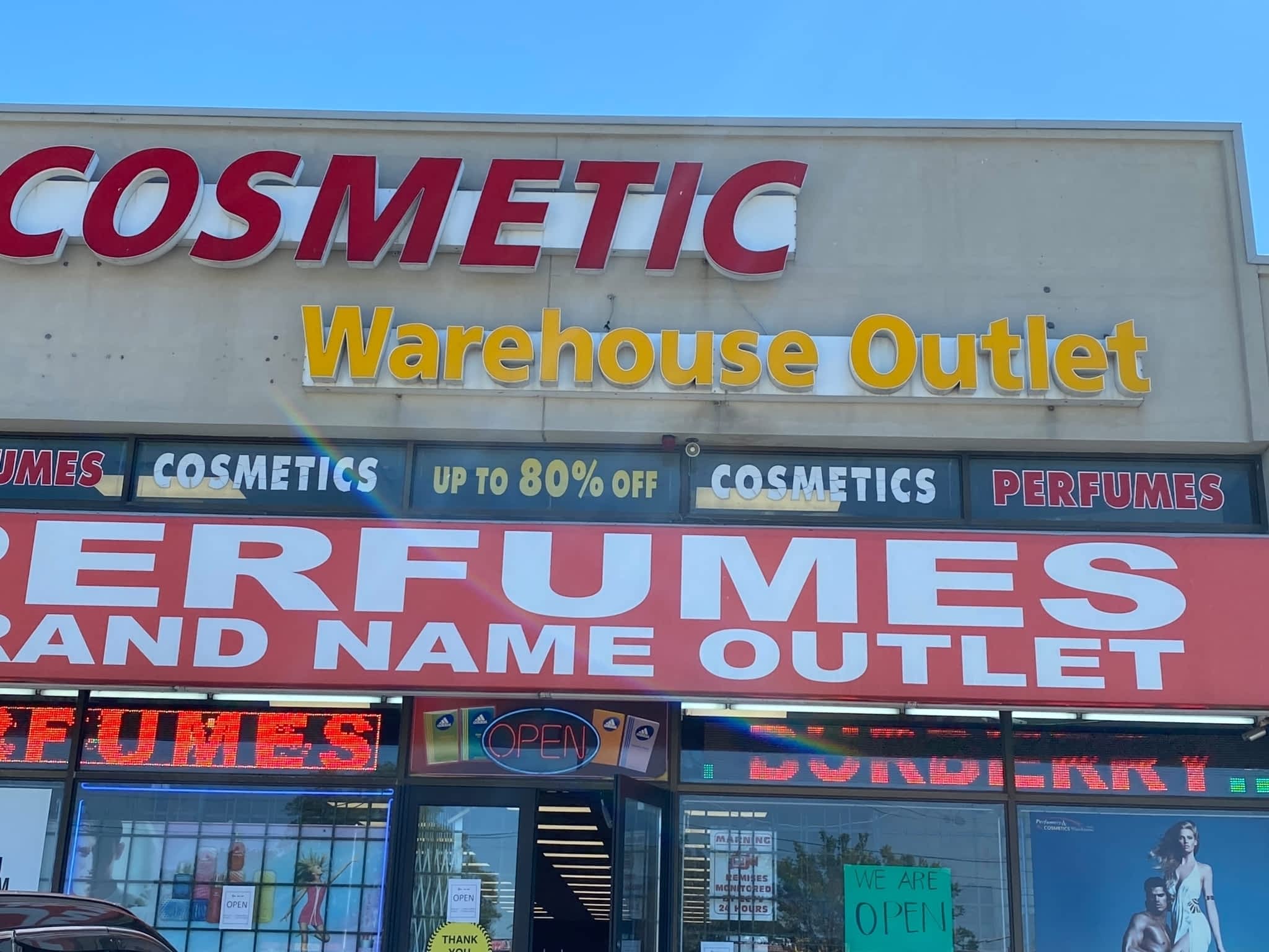 photo Cosmetic Warehouse Outlet