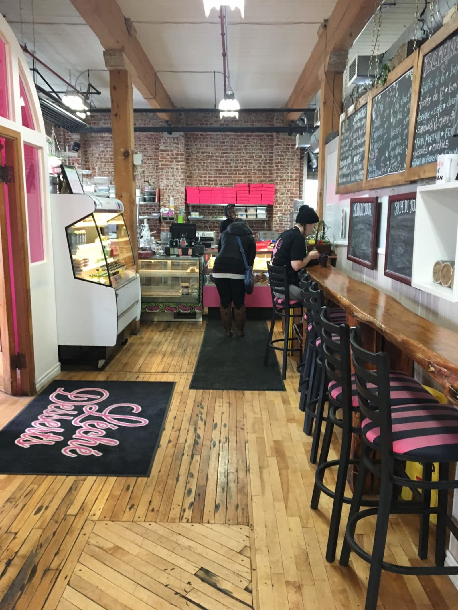 Léché Desserts Inc Menu, Hours & Prices 642, rue de Courcelle