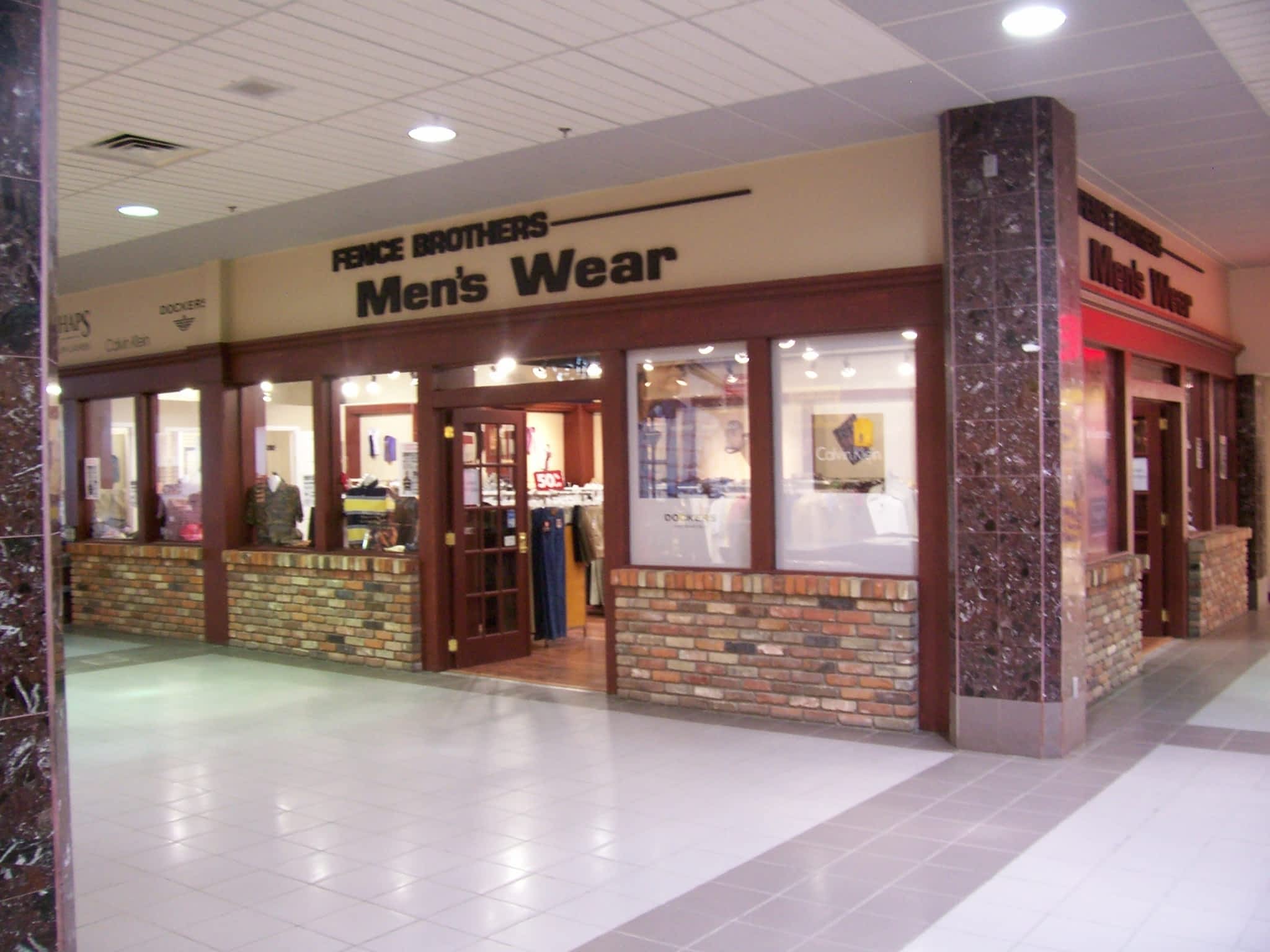 photo Lindsay Square Mall