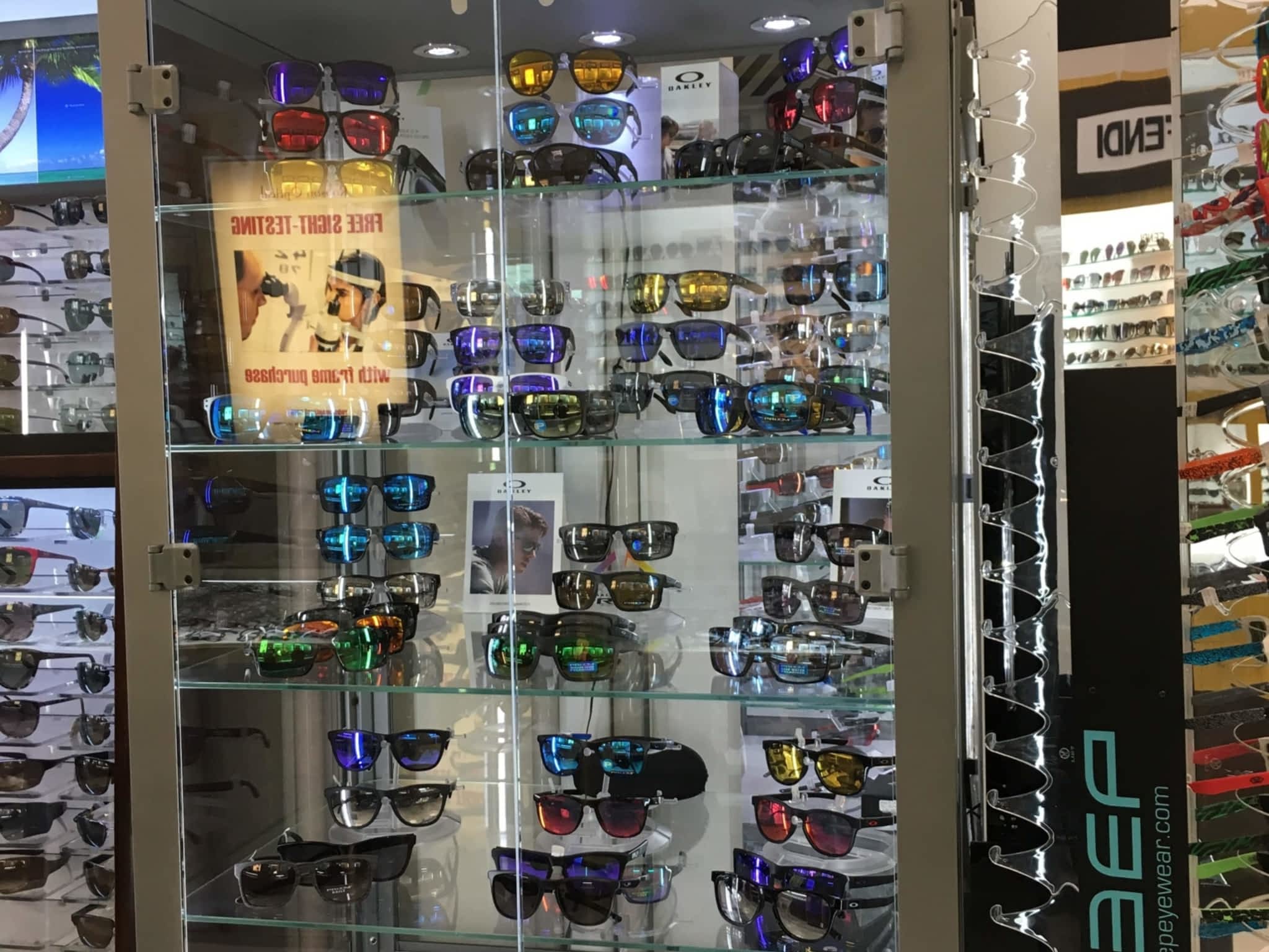 Luxury Optical Vancouver Robson Street Vancouver, BC 1132