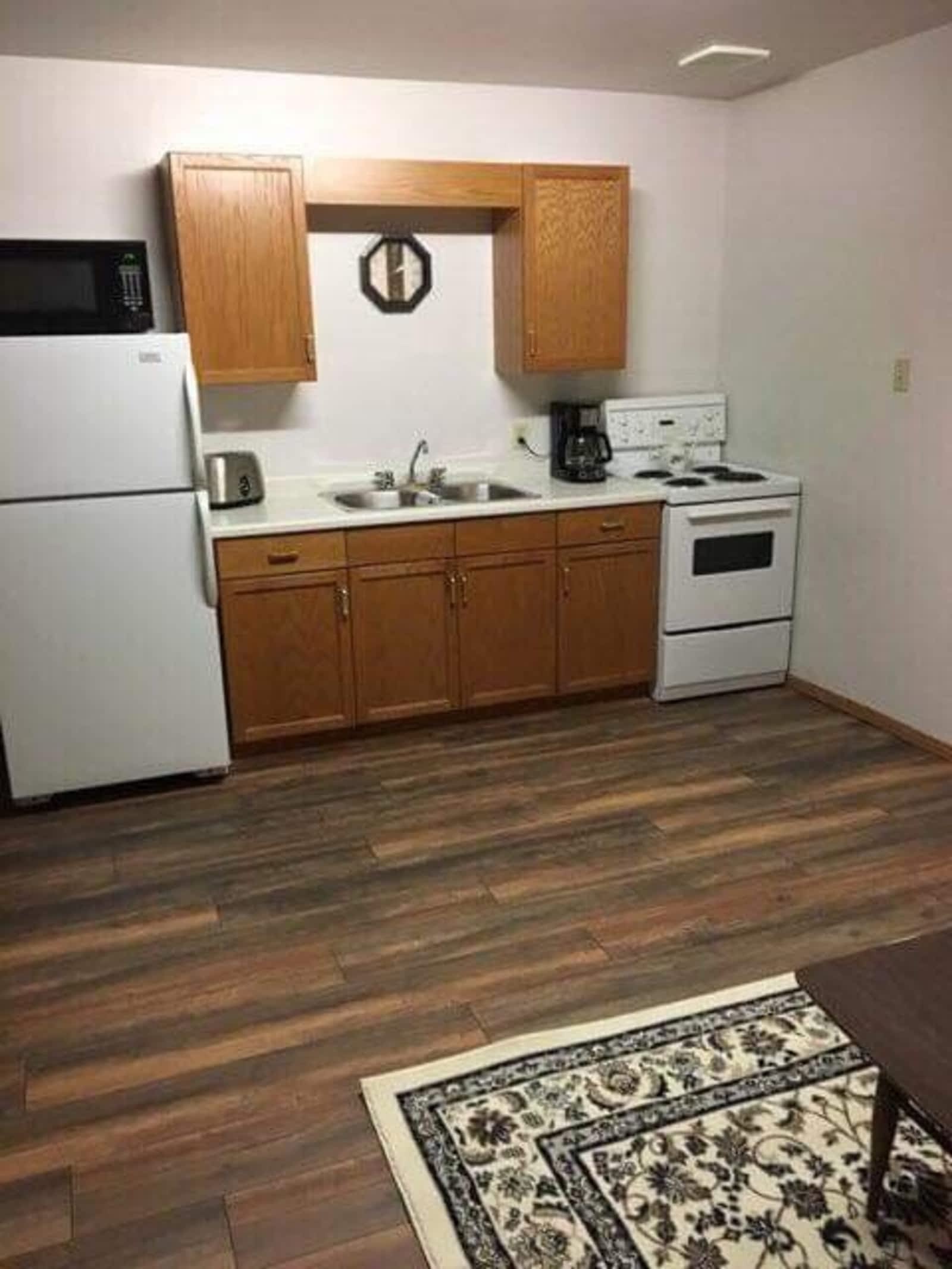 Bigfoot Motel Kitchenette Suites Opening Hours 239 Main St