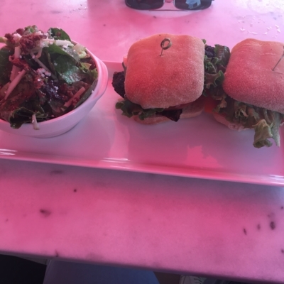 Earls - American Restaurants