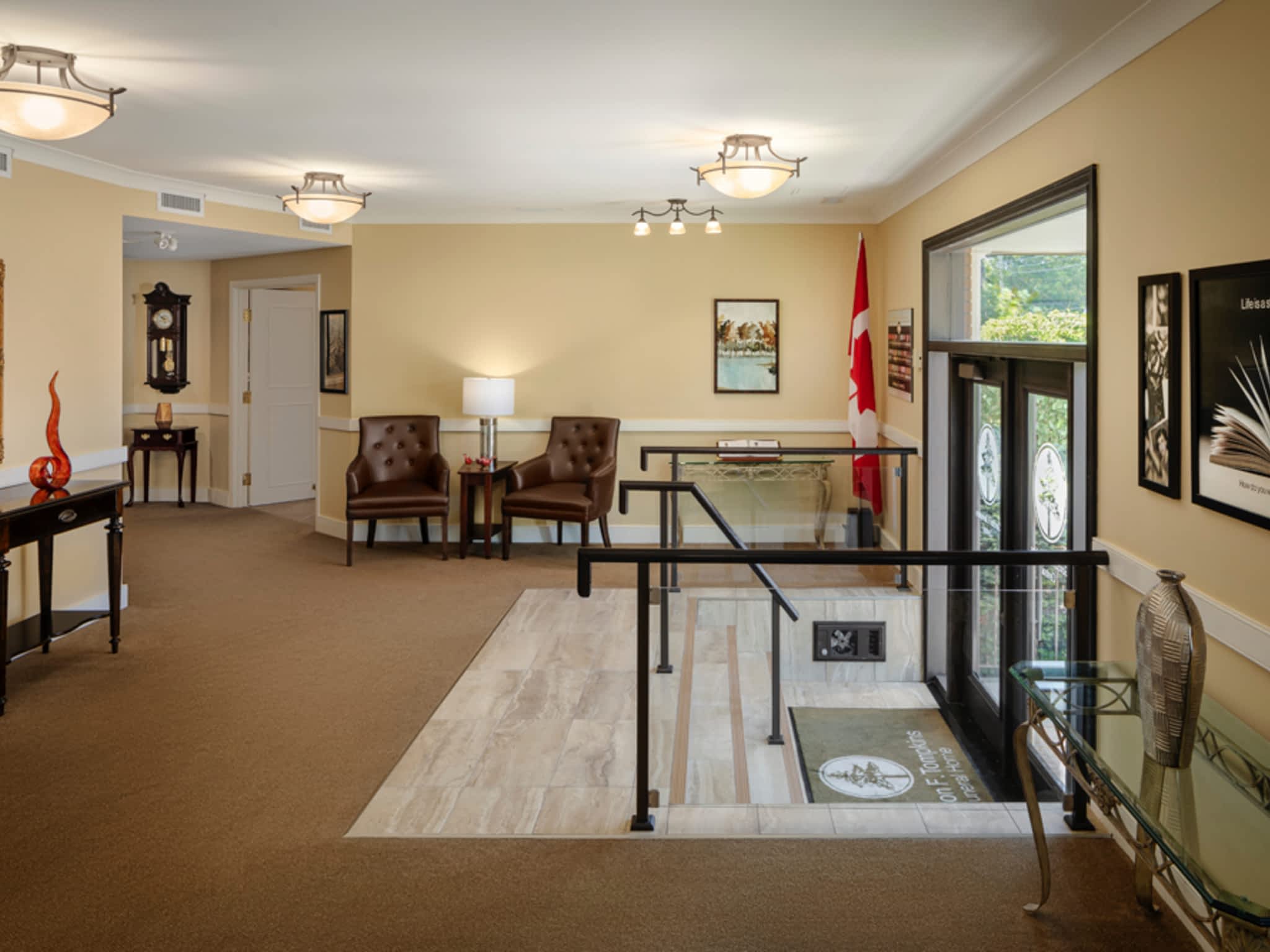 photo Gordon F. Tompkins Funeral Home - Central Chapel