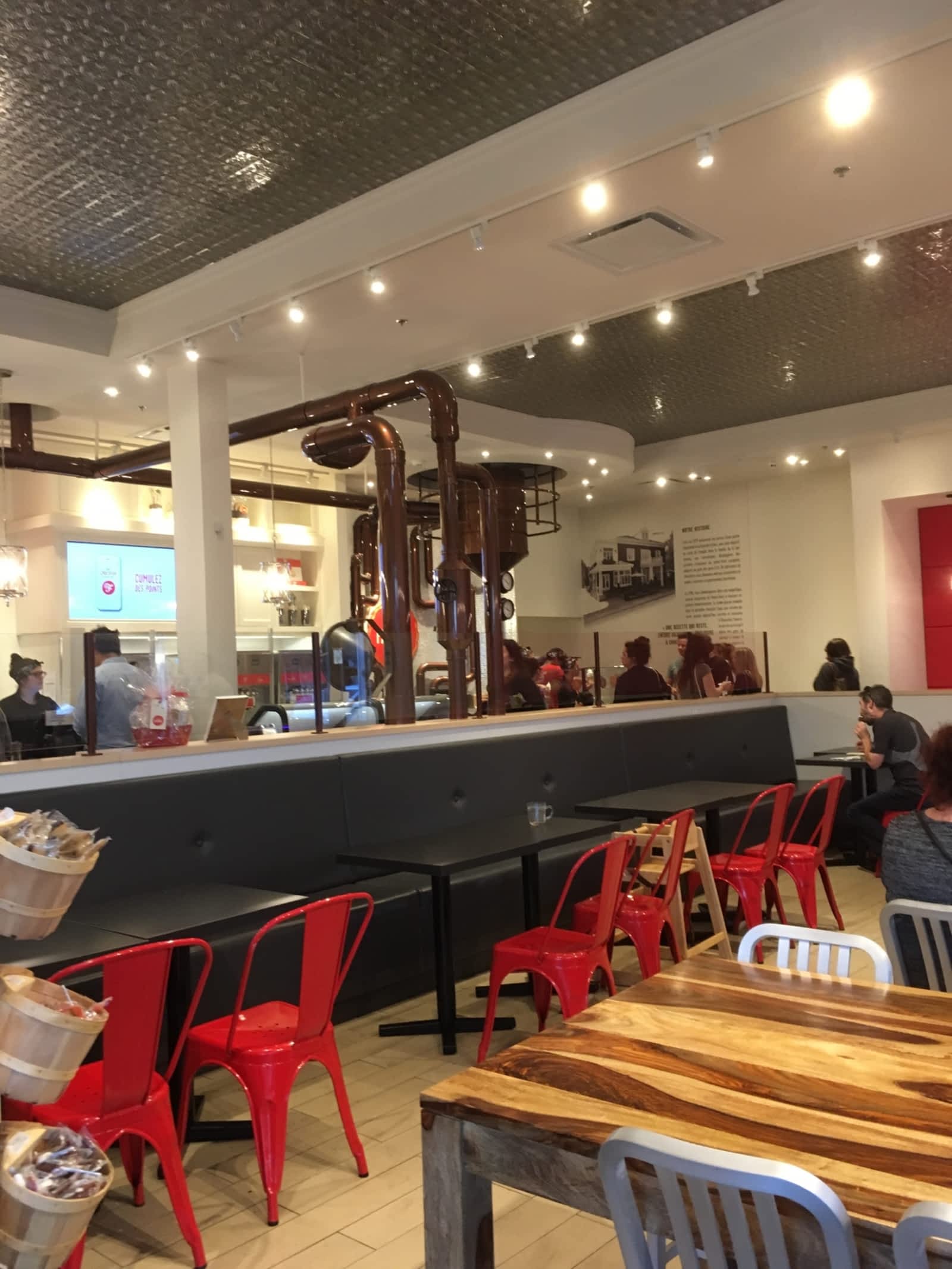 Chocolats Favoris Inc Opening Hours 276A150, rue SainteCatherine