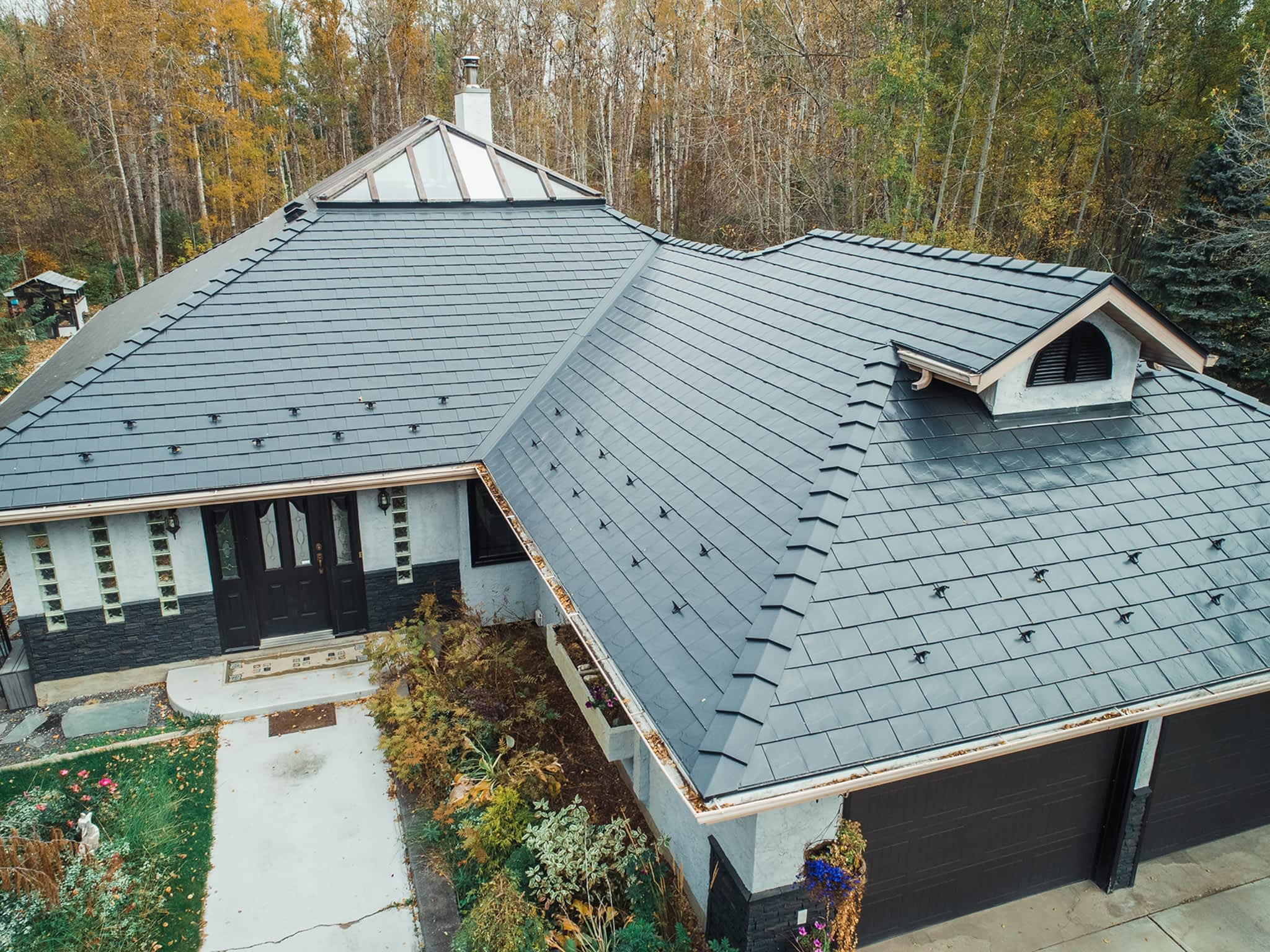 photo Interlock Metal Roofing - BC