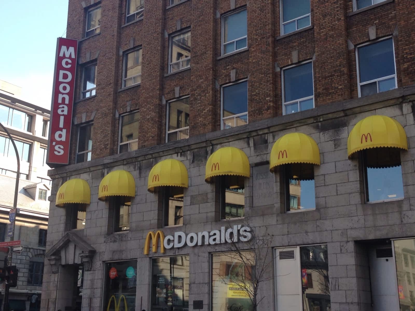 McDonald's Menu, Horaire et Prix 1 Rue NotreDame Ouest, Montréal, QC