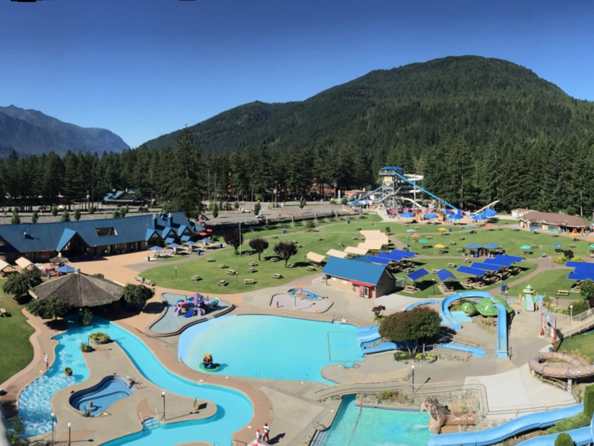 photo Cultus Lake Waterpark & Waterslides