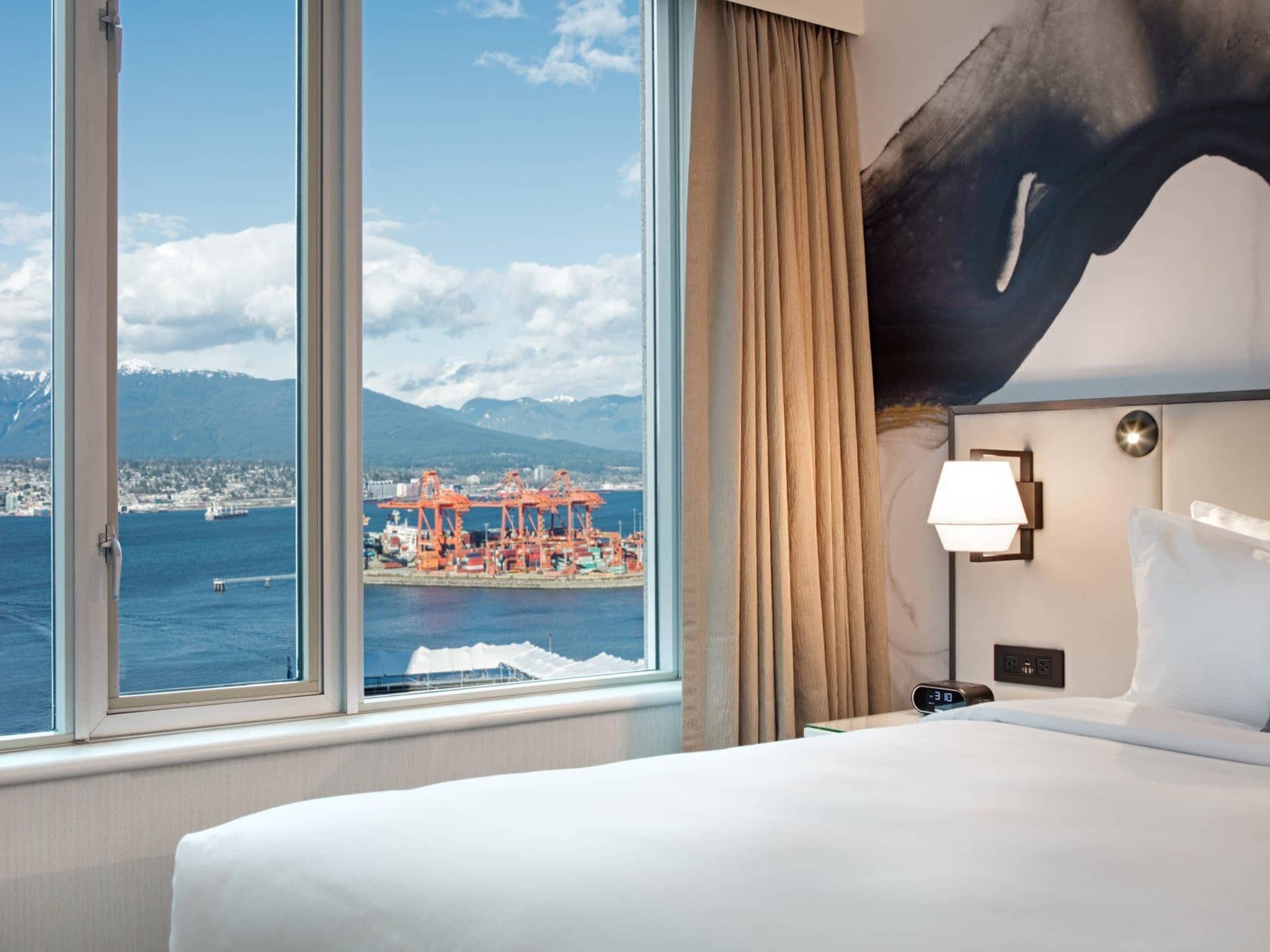 photo Delta Hotels by Marriott Vancouver Downtown Suites
