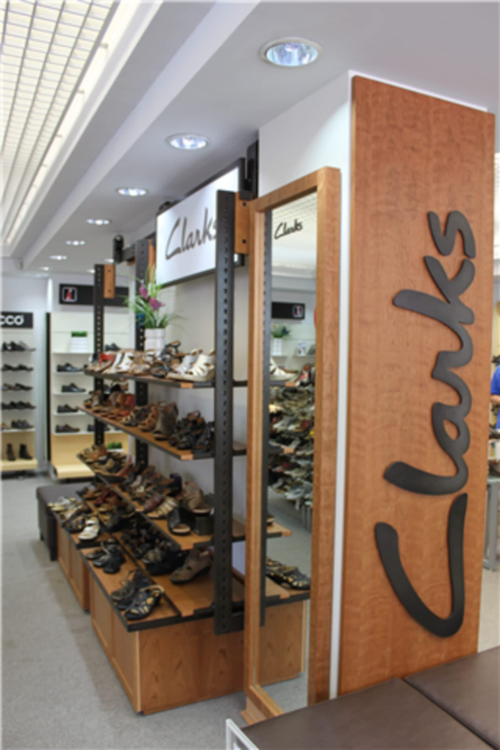 rideau shoe stores