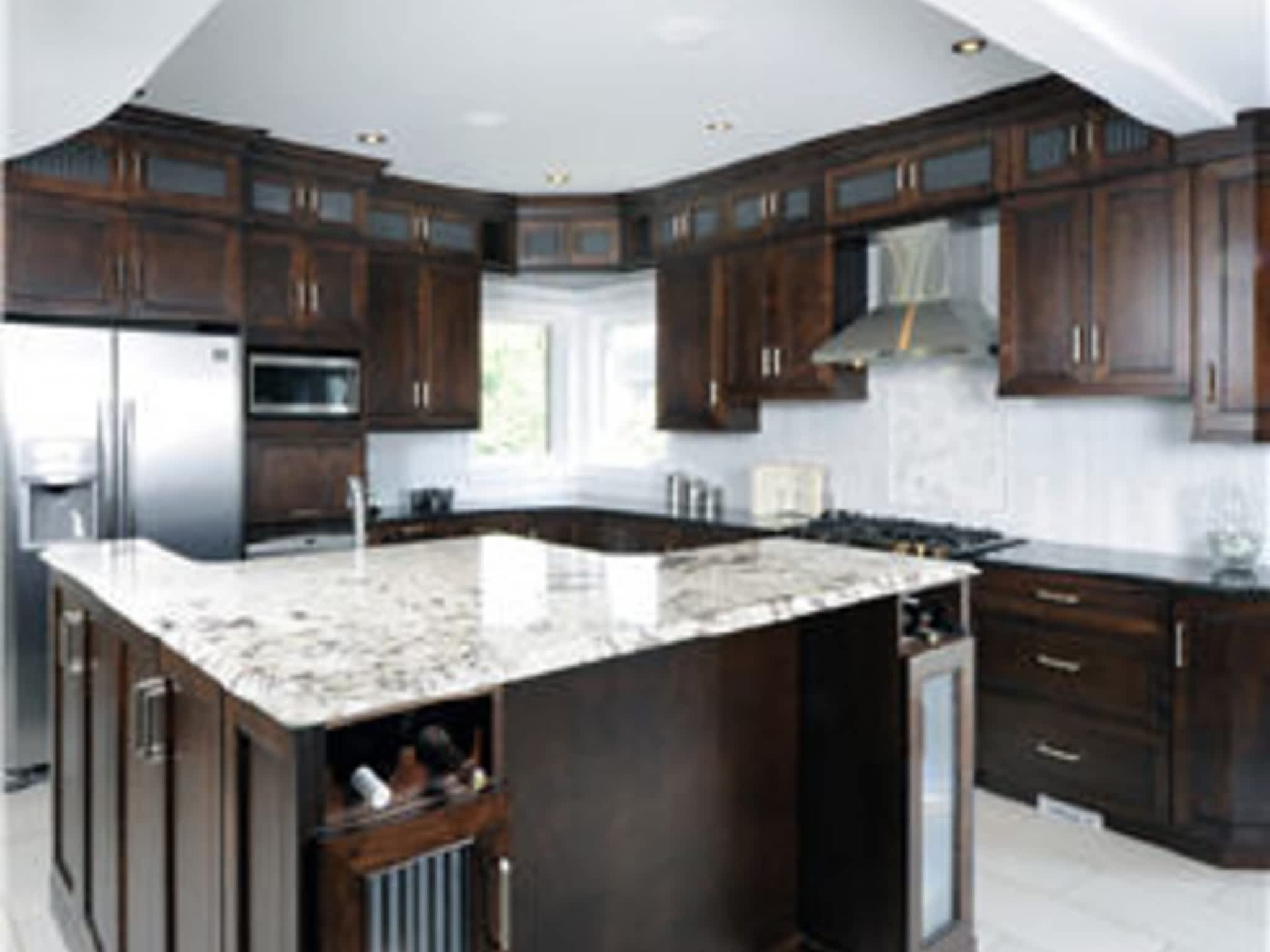 photo Deslaurier Custom Cabinets